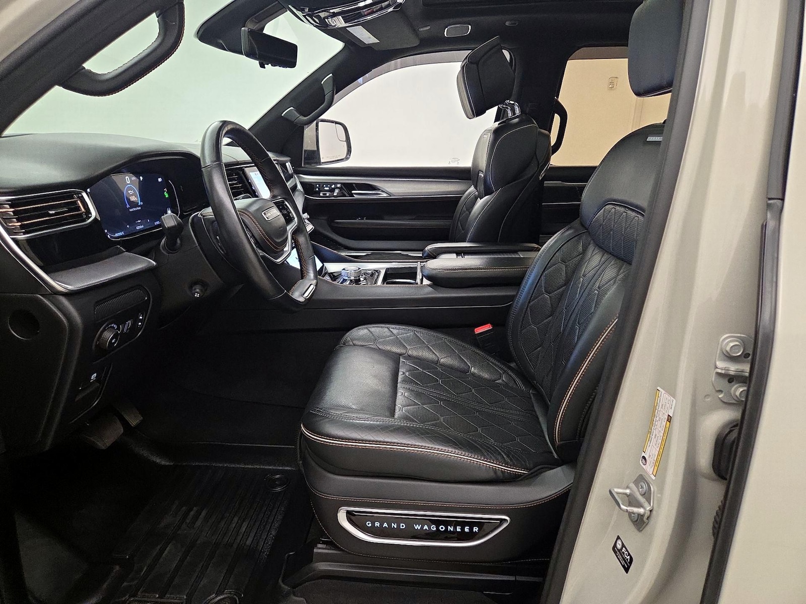 2022 Jeep Grand Wagoneer Series III - Photo 12