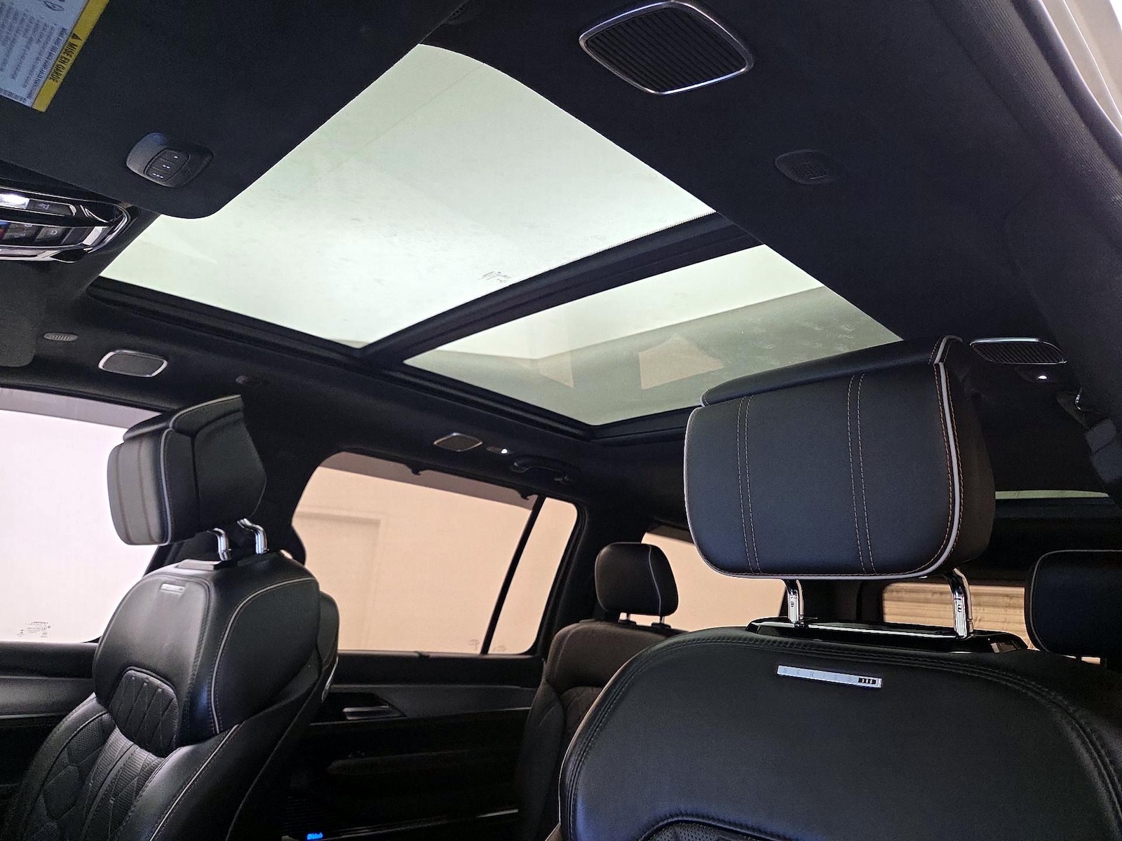 2022 Jeep Grand Wagoneer Series III - Photo 20