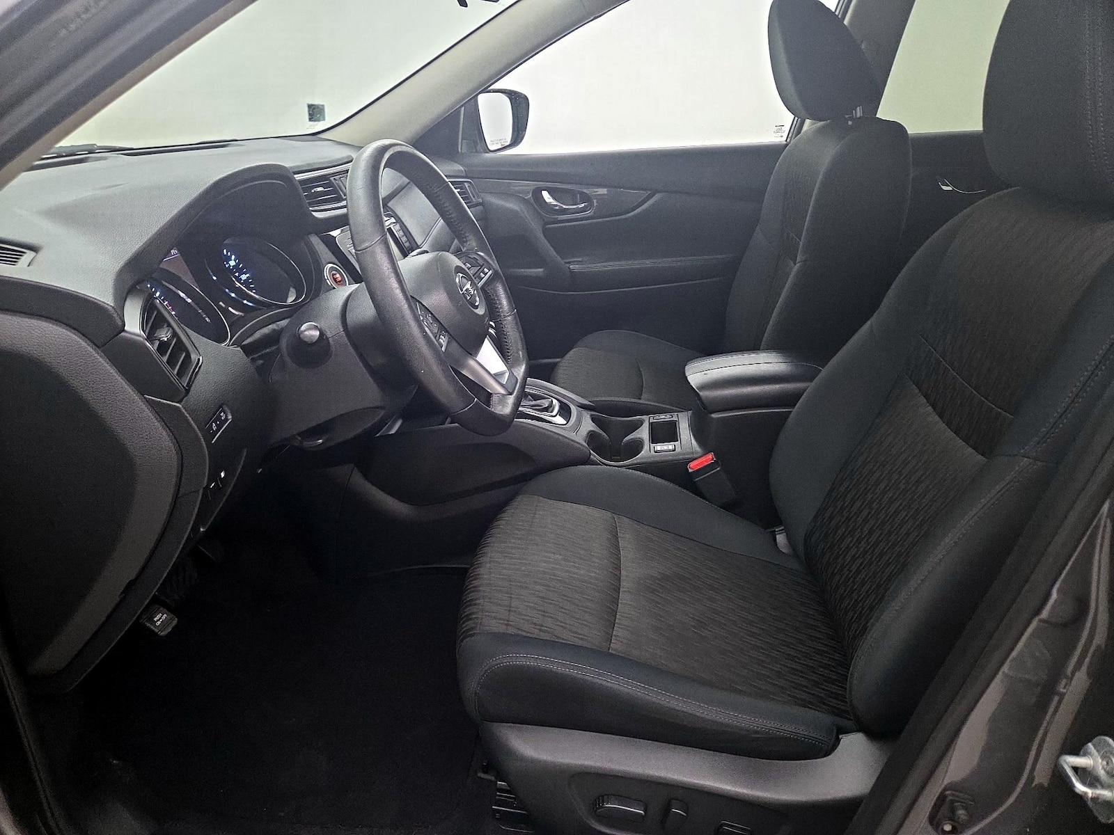 2018 Nissan Rogue SV - Photo 12