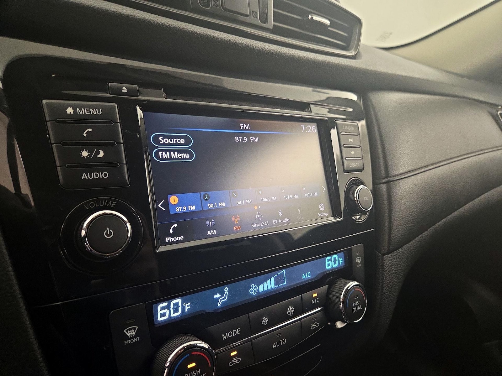 2018 Nissan Rogue SV - Photo 16