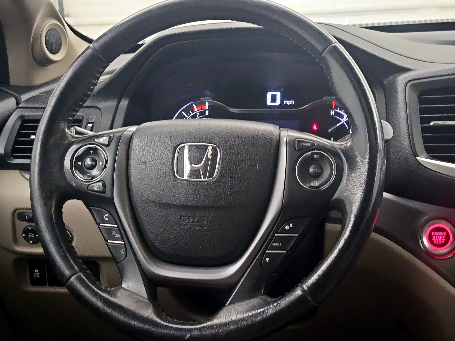 Thumbnail: 2018 Honda Pilot - 10