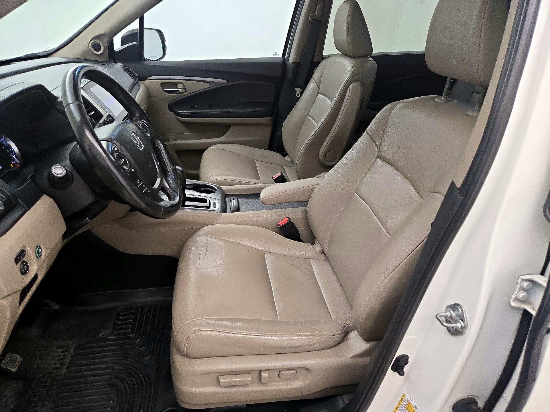 Thumbnail: 2018 Honda Pilot - 11