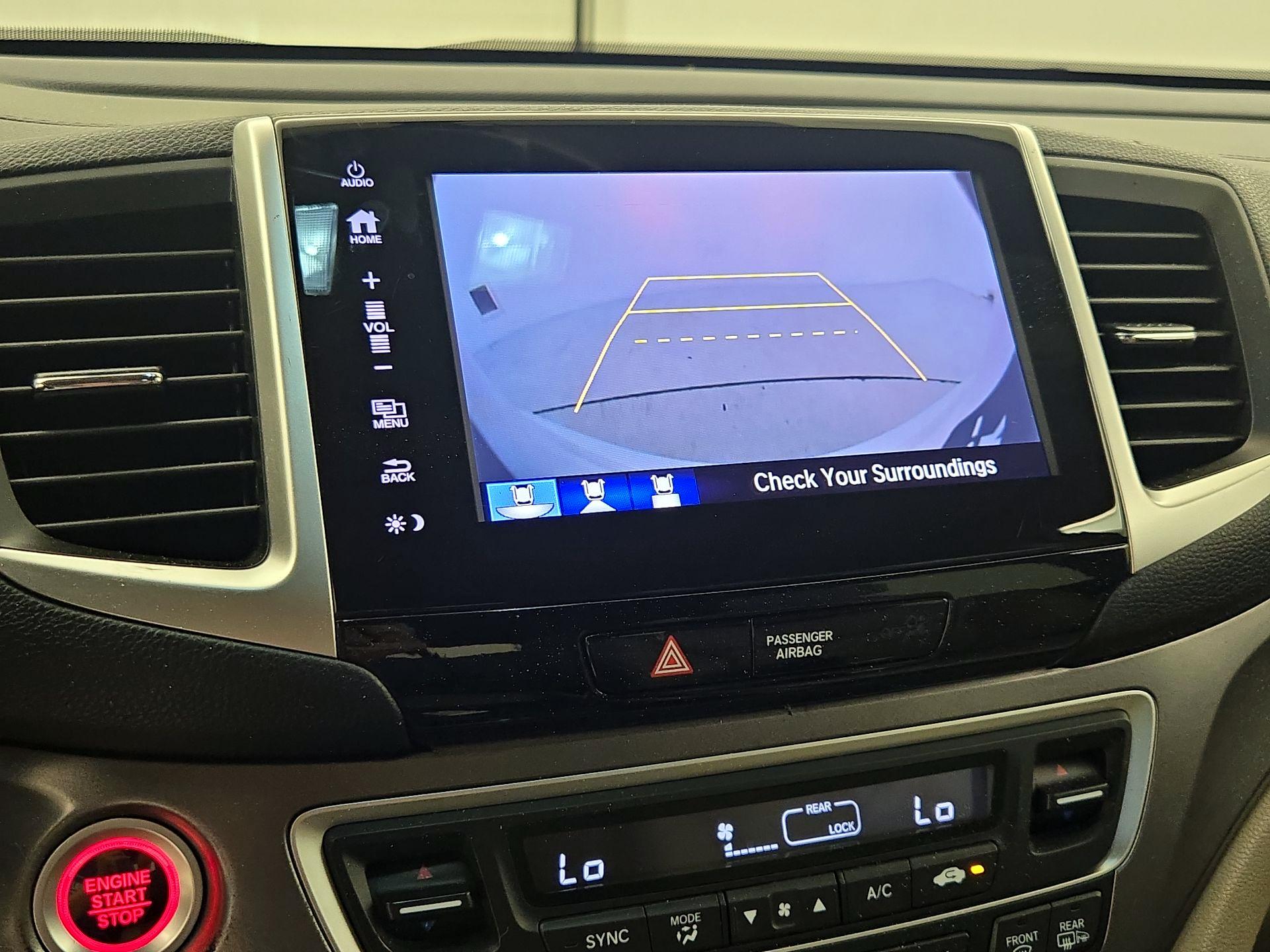 Thumbnail: 2018 Honda Pilot - 14
