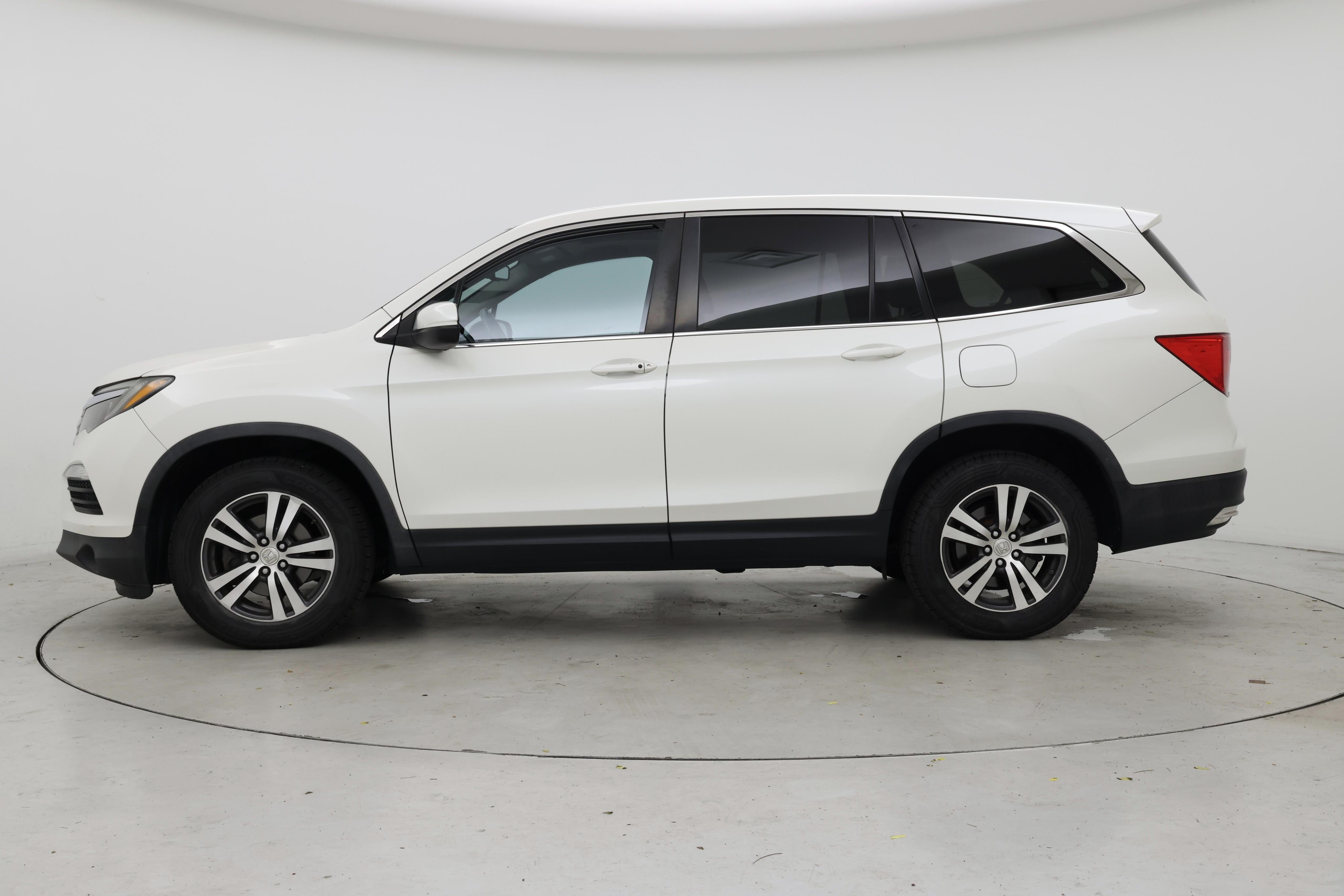 Thumbnail: 2018 Honda Pilot - 3