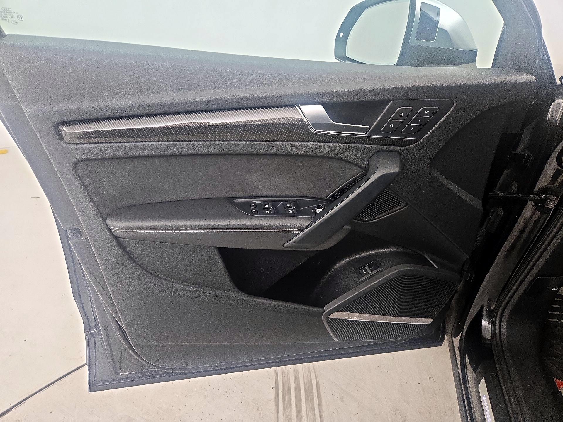 Thumbnail: 2021 Audi SQ5 - 12