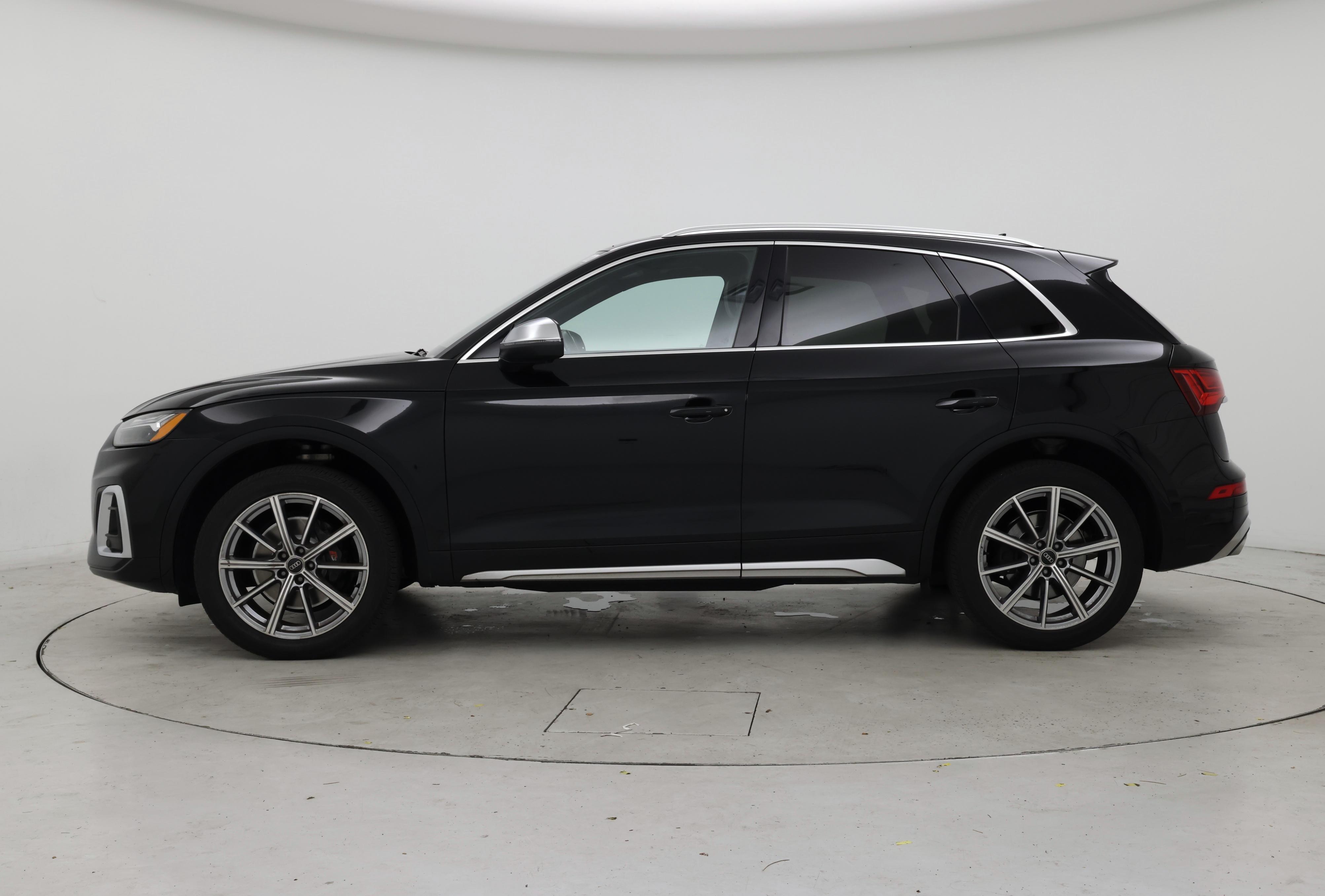 Thumbnail: 2021 Audi SQ5 - 3