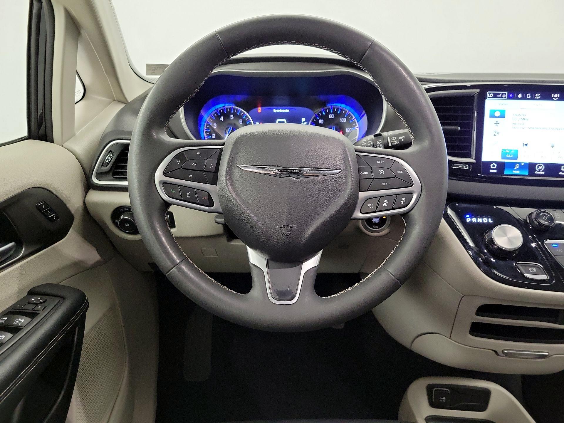Thumbnail: 2024 Chrysler Pacifica - 10