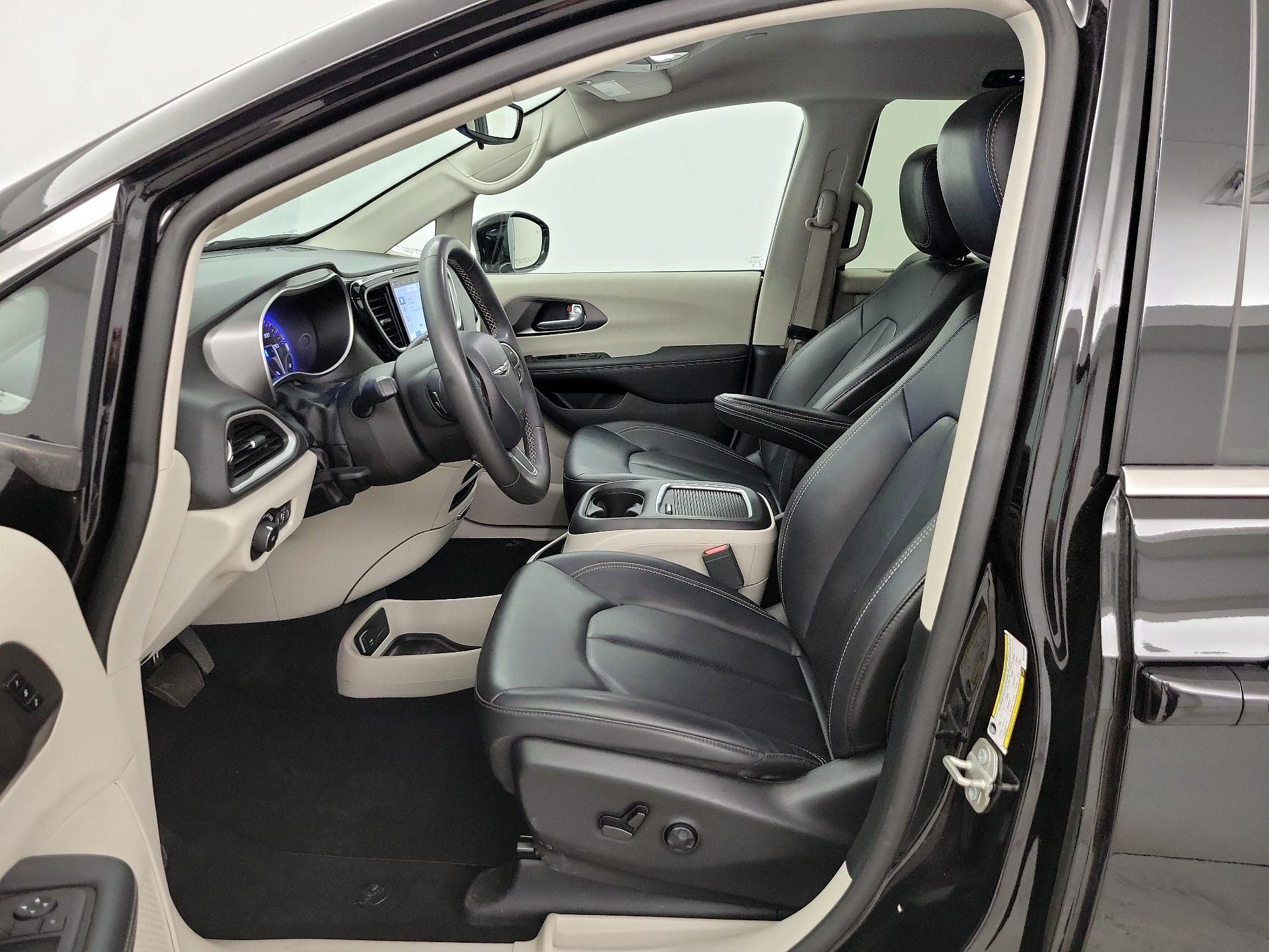Thumbnail: 2024 Chrysler Pacifica - 11