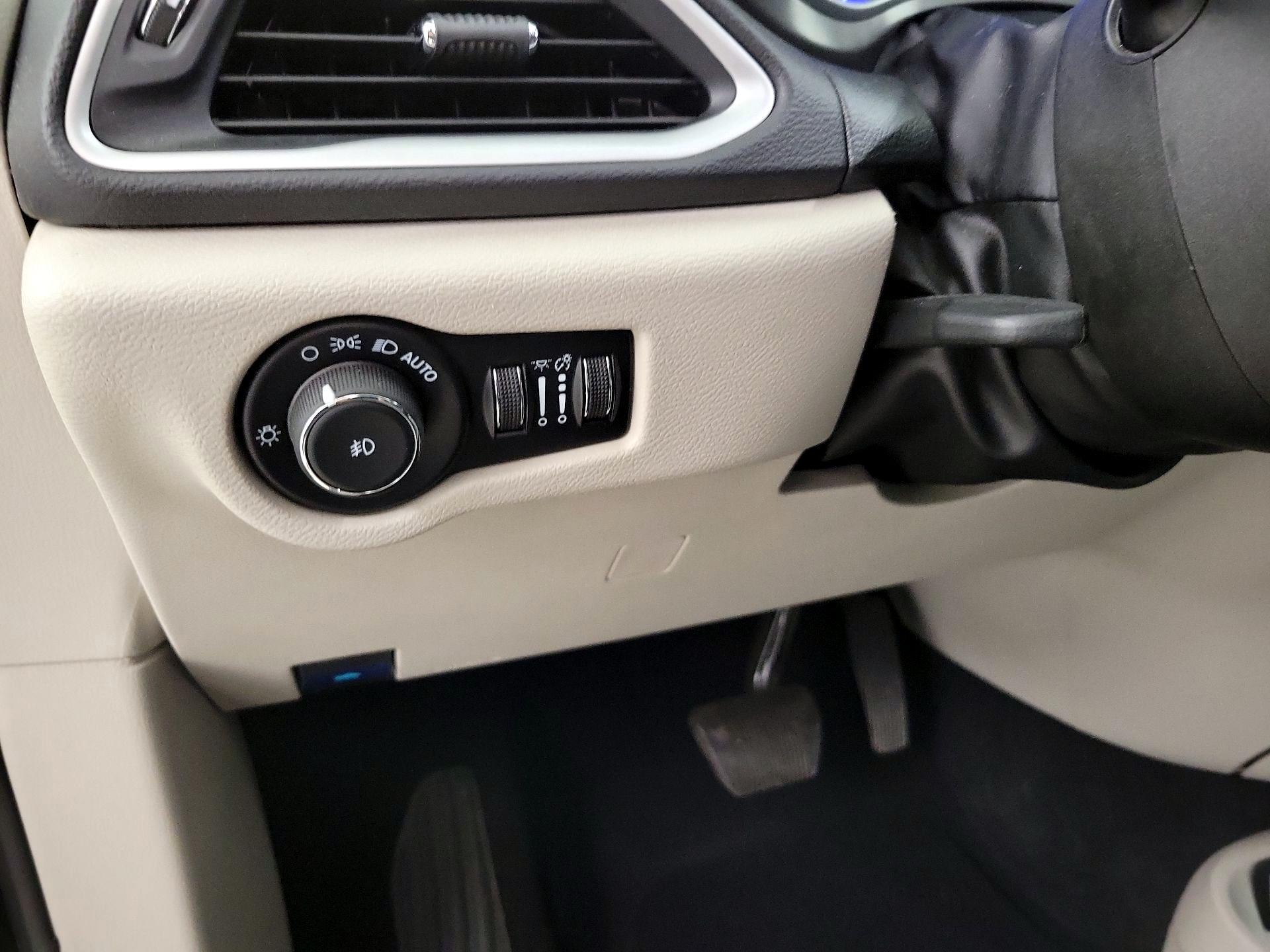 Thumbnail: 2024 Chrysler Pacifica - 13