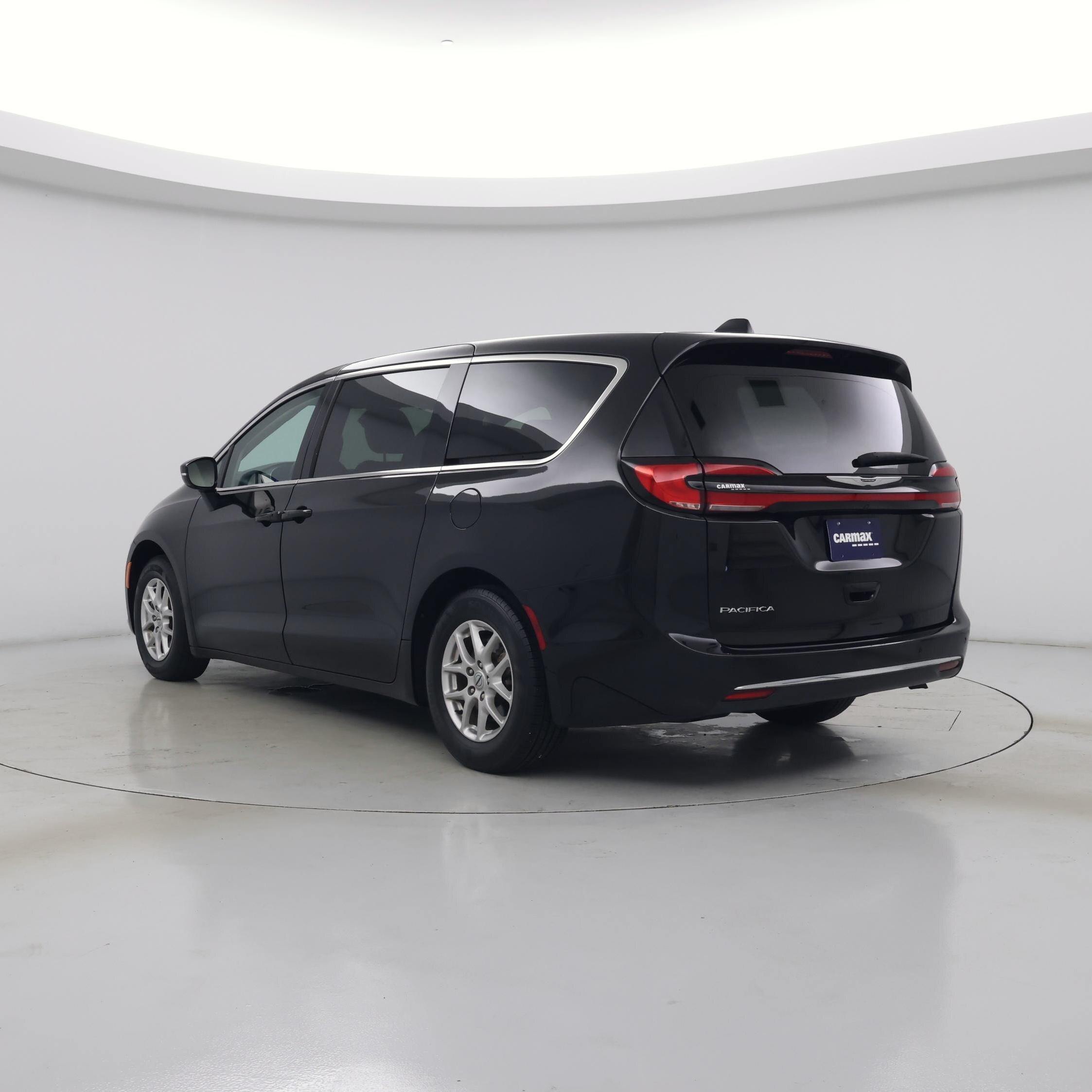 Thumbnail: 2024 Chrysler Pacifica - 2
