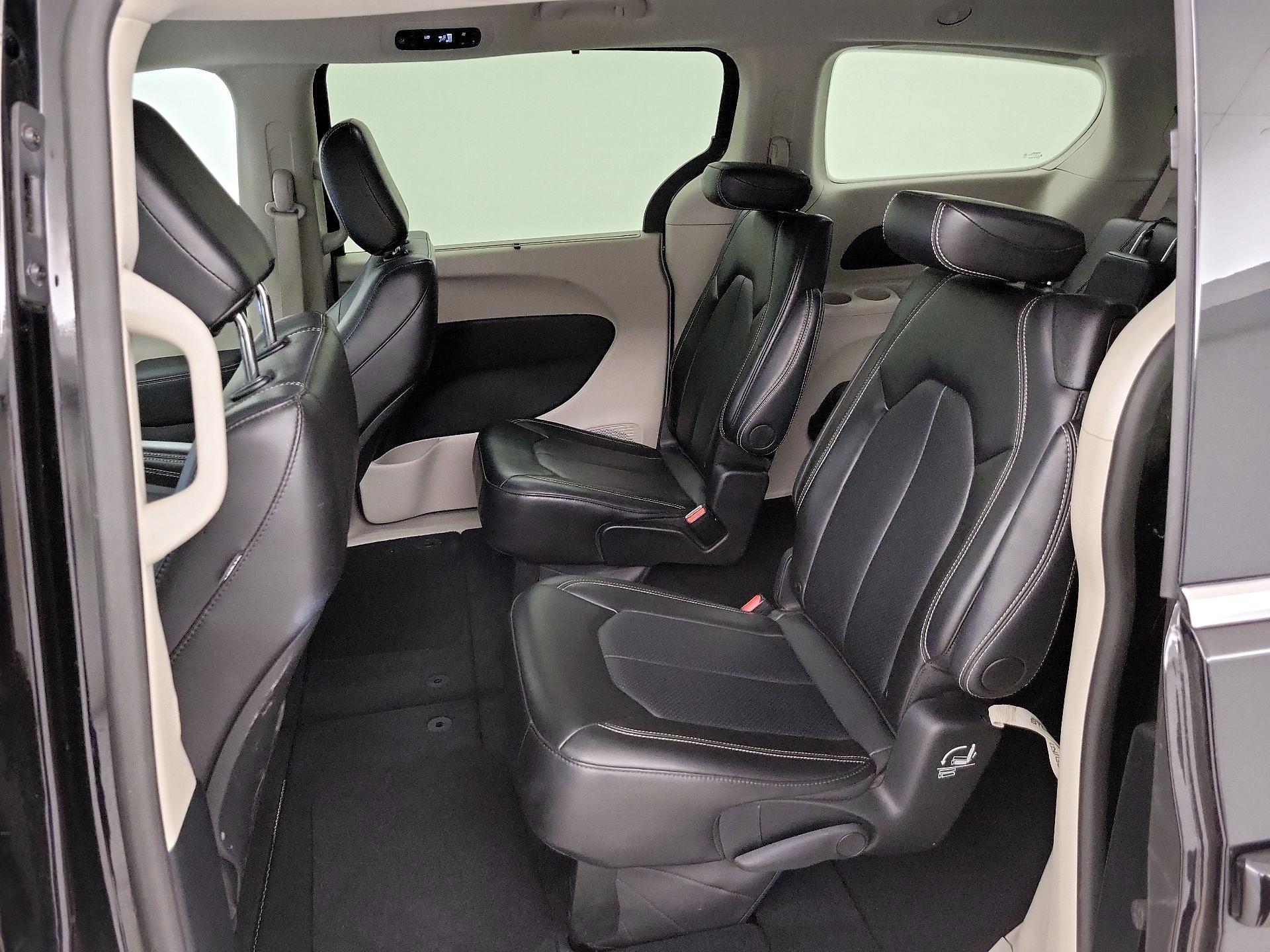 Thumbnail: 2024 Chrysler Pacifica - 19