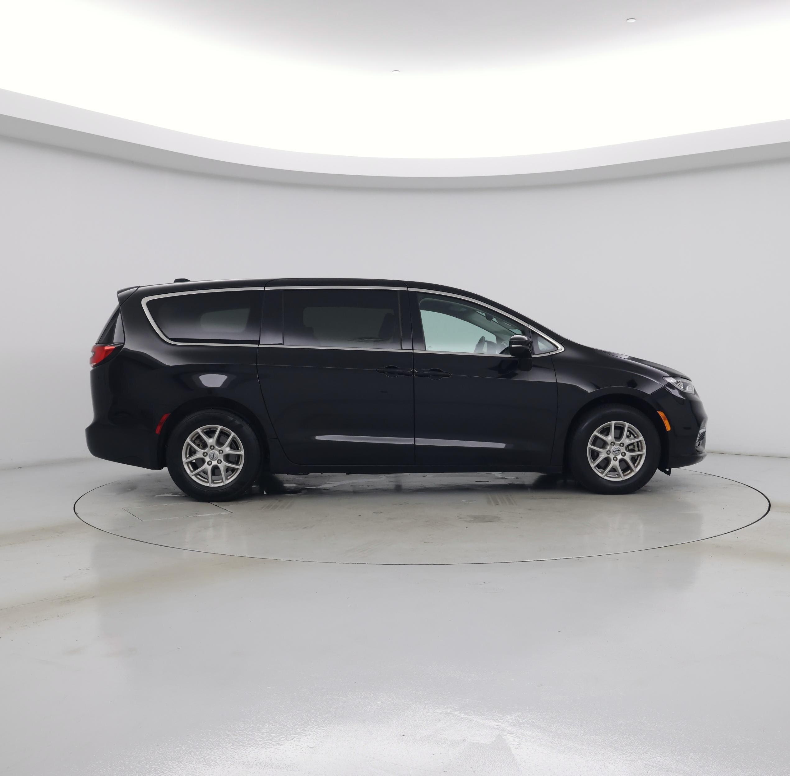 Thumbnail: 2024 Chrysler Pacifica - 7