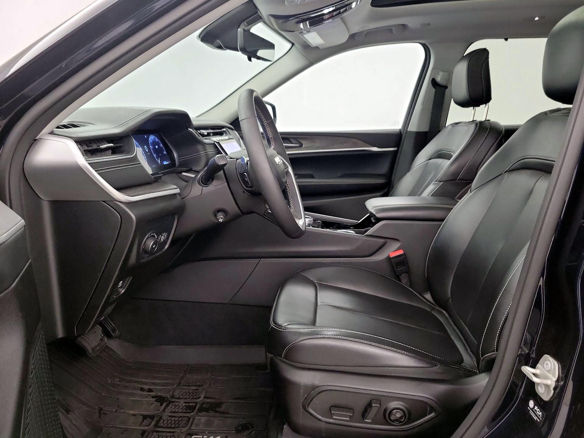 Thumbnail: 2023 Jeep Grand Cherokee L - 11