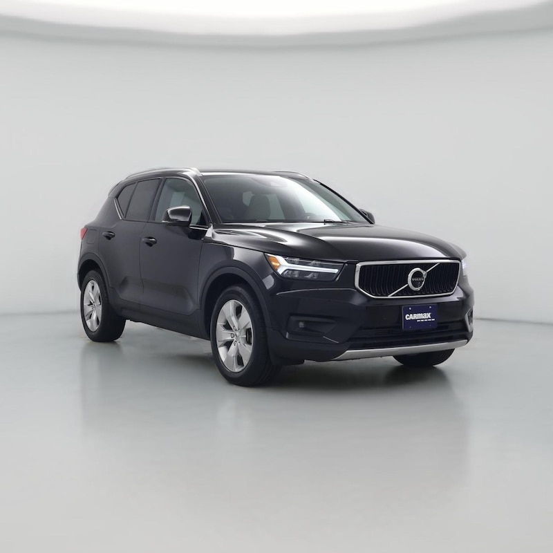 2022 Volvo XC40 T5 Momentum