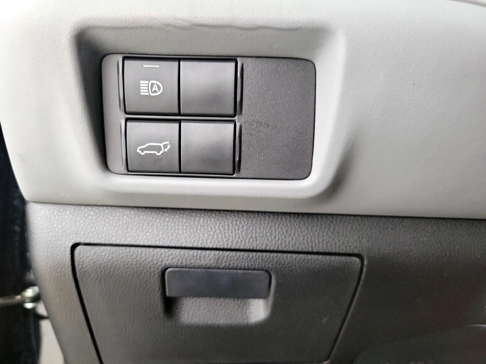 2023 Toyota Highlander XLE - Photo 14