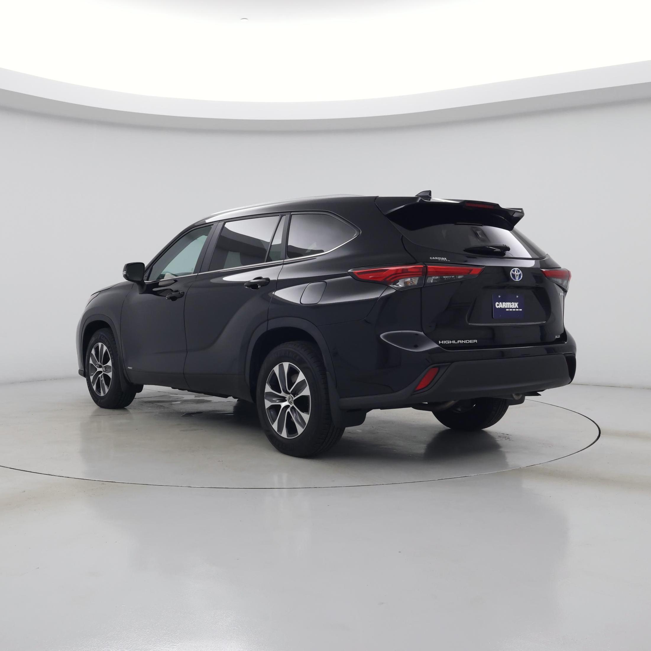 Thumbnail: 2023 Toyota Highlander - 2