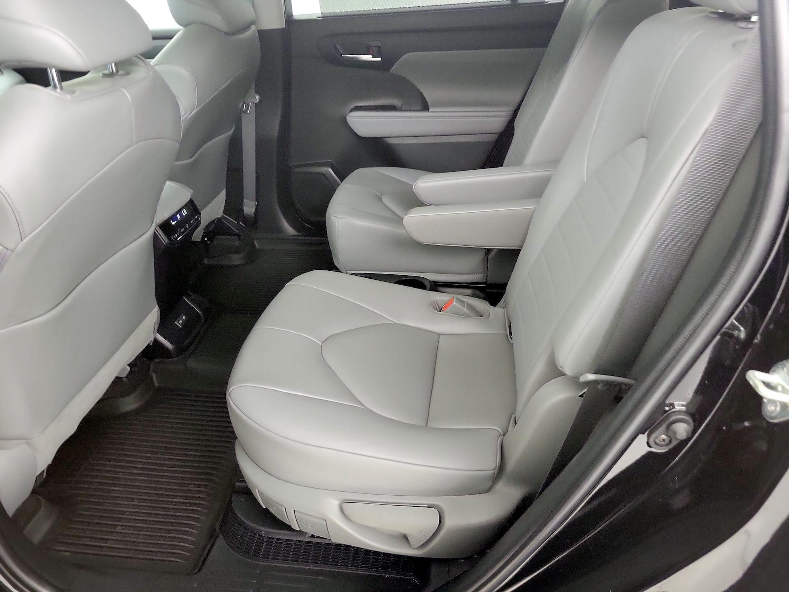 2023 Toyota Highlander XLE - Photo 21