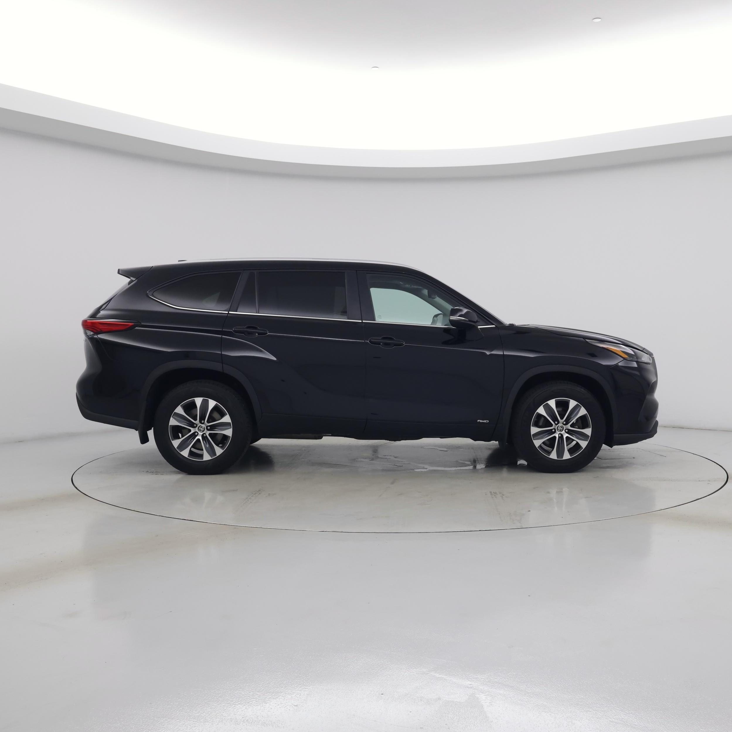 Thumbnail: 2023 Toyota Highlander - 7