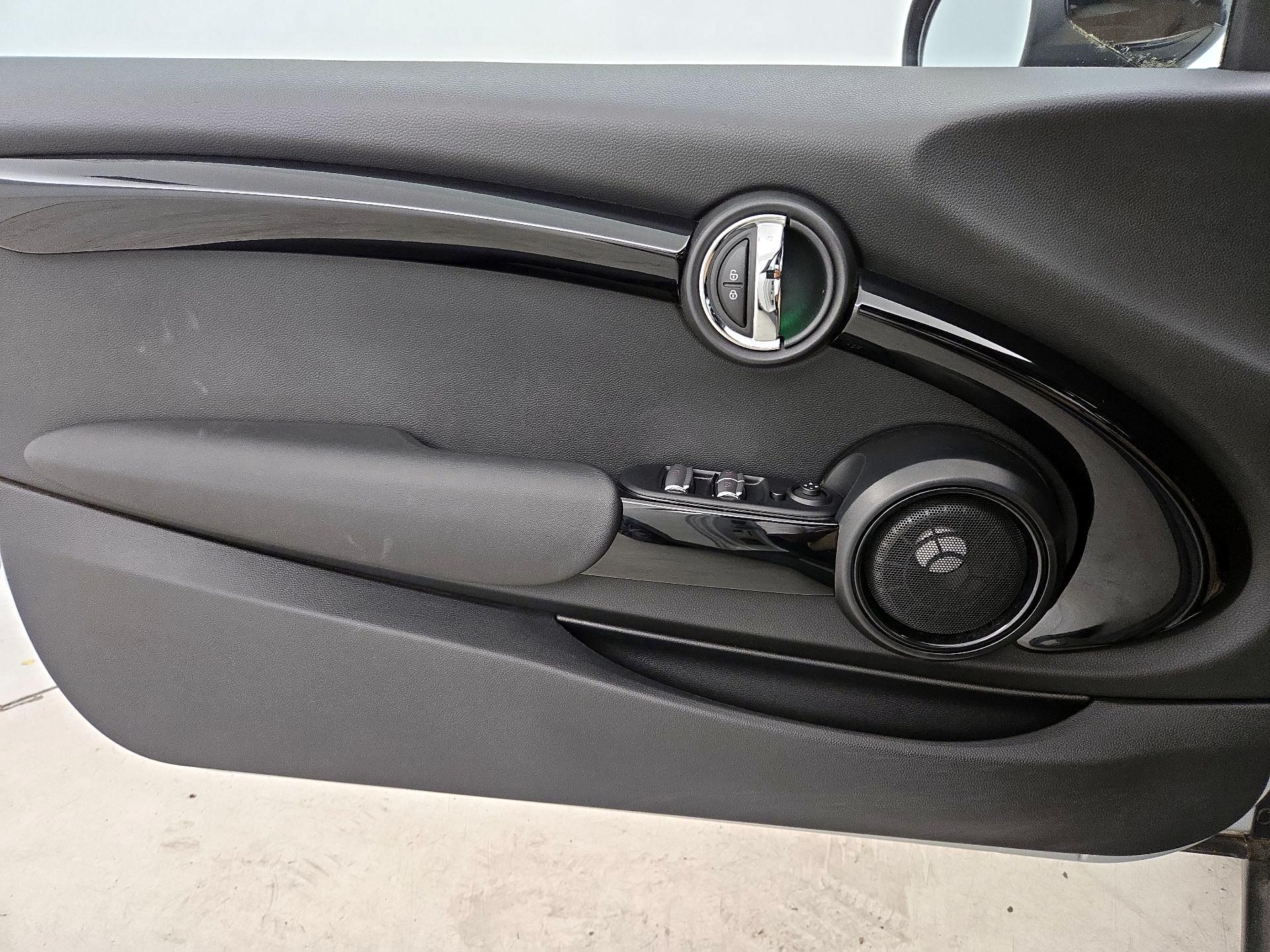 Thumbnail: 2021 MINI Cooper - 12