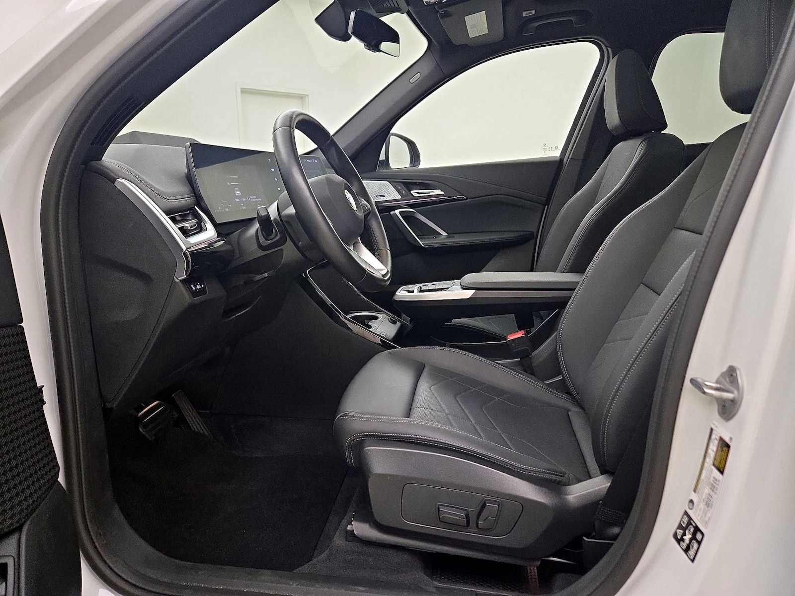 2025 BMW X1 28i - Photo 12