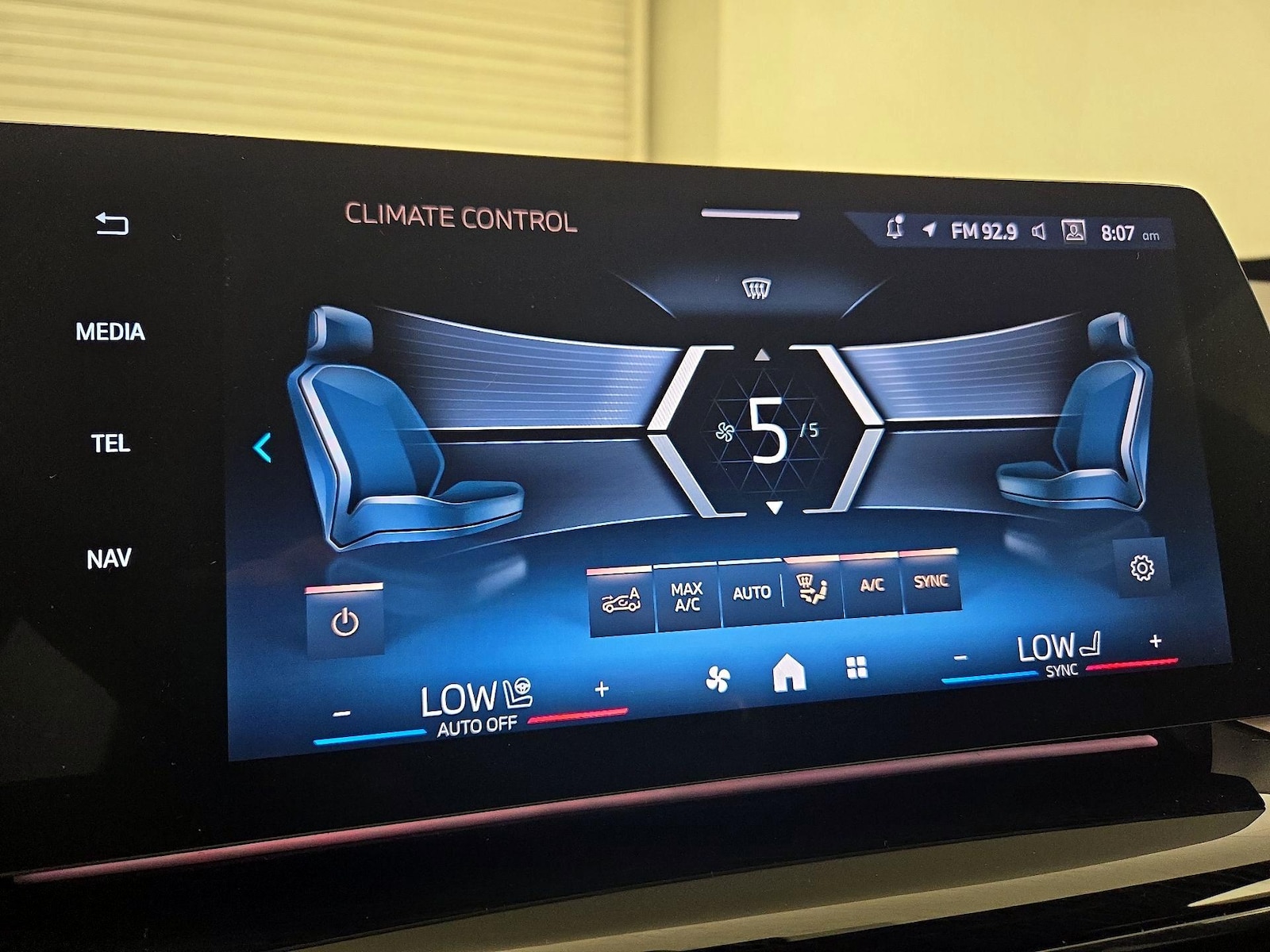 2025 BMW X1 28i - Photo 17