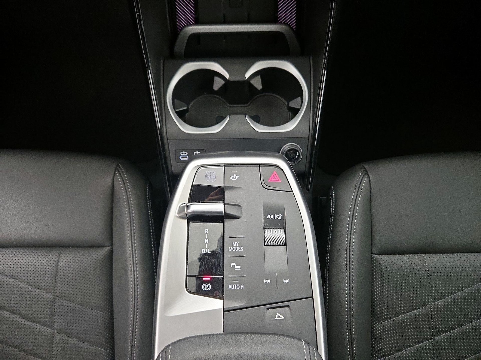 2025 BMW X1 28i - Photo 18