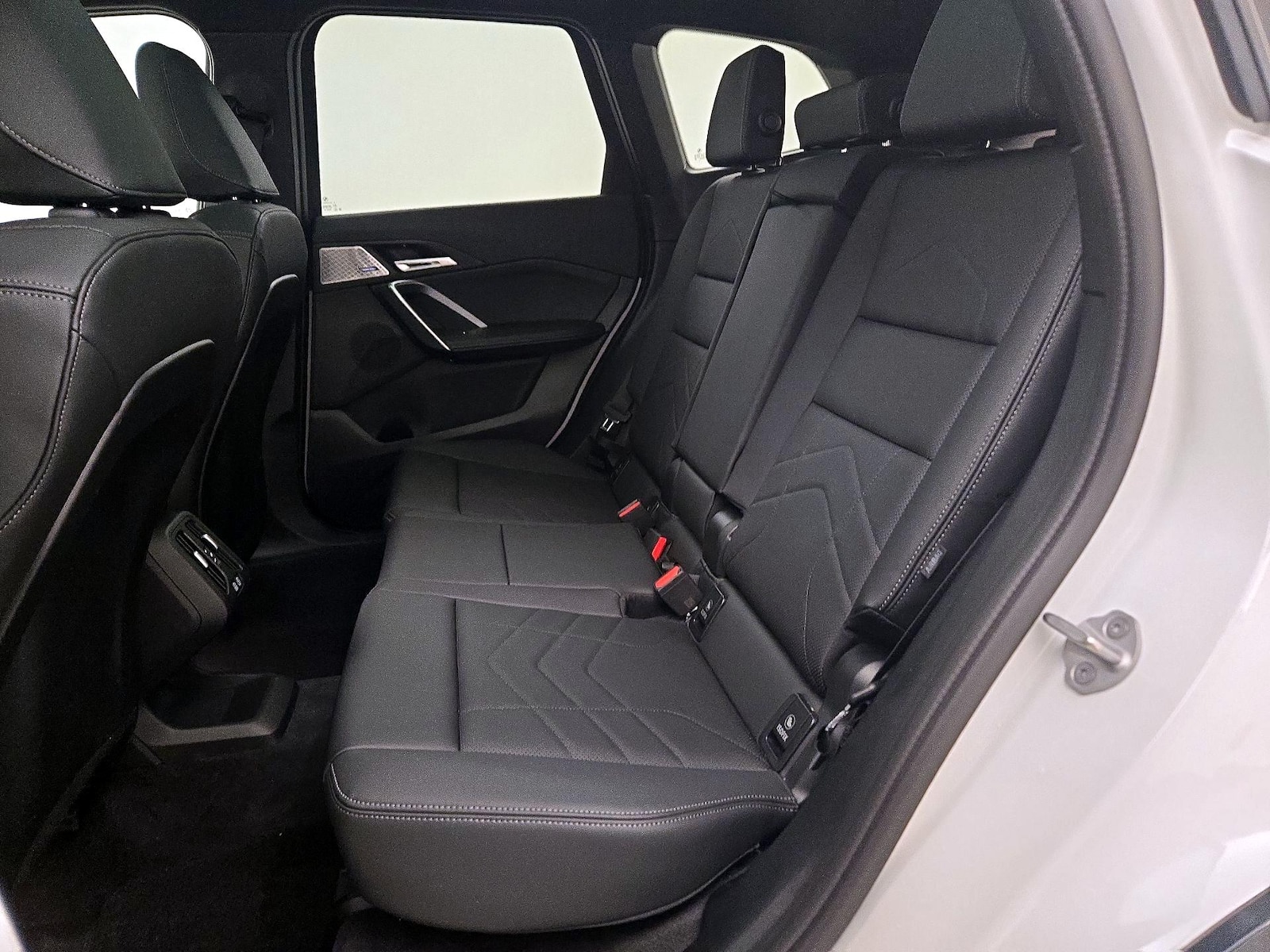 2025 BMW X1 28i - Photo 21
