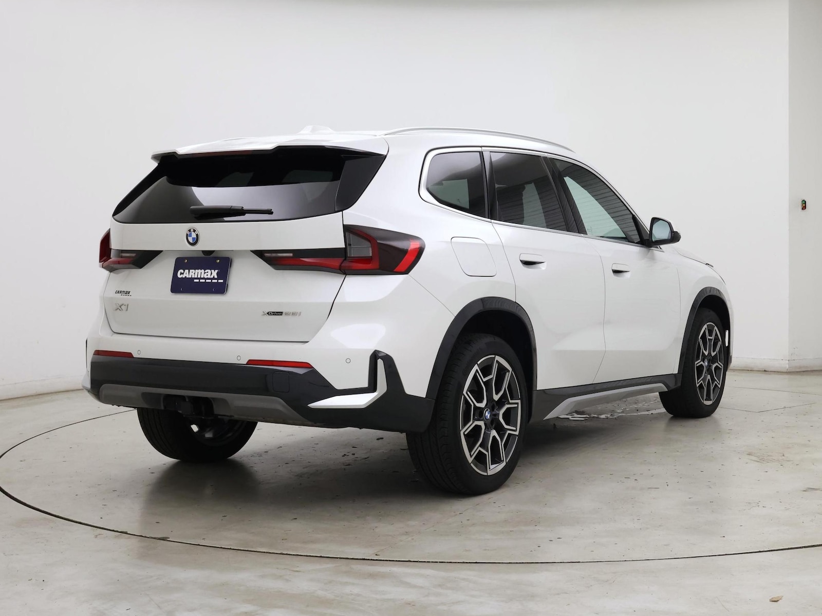 2025 BMW X1 28i - Photo 9