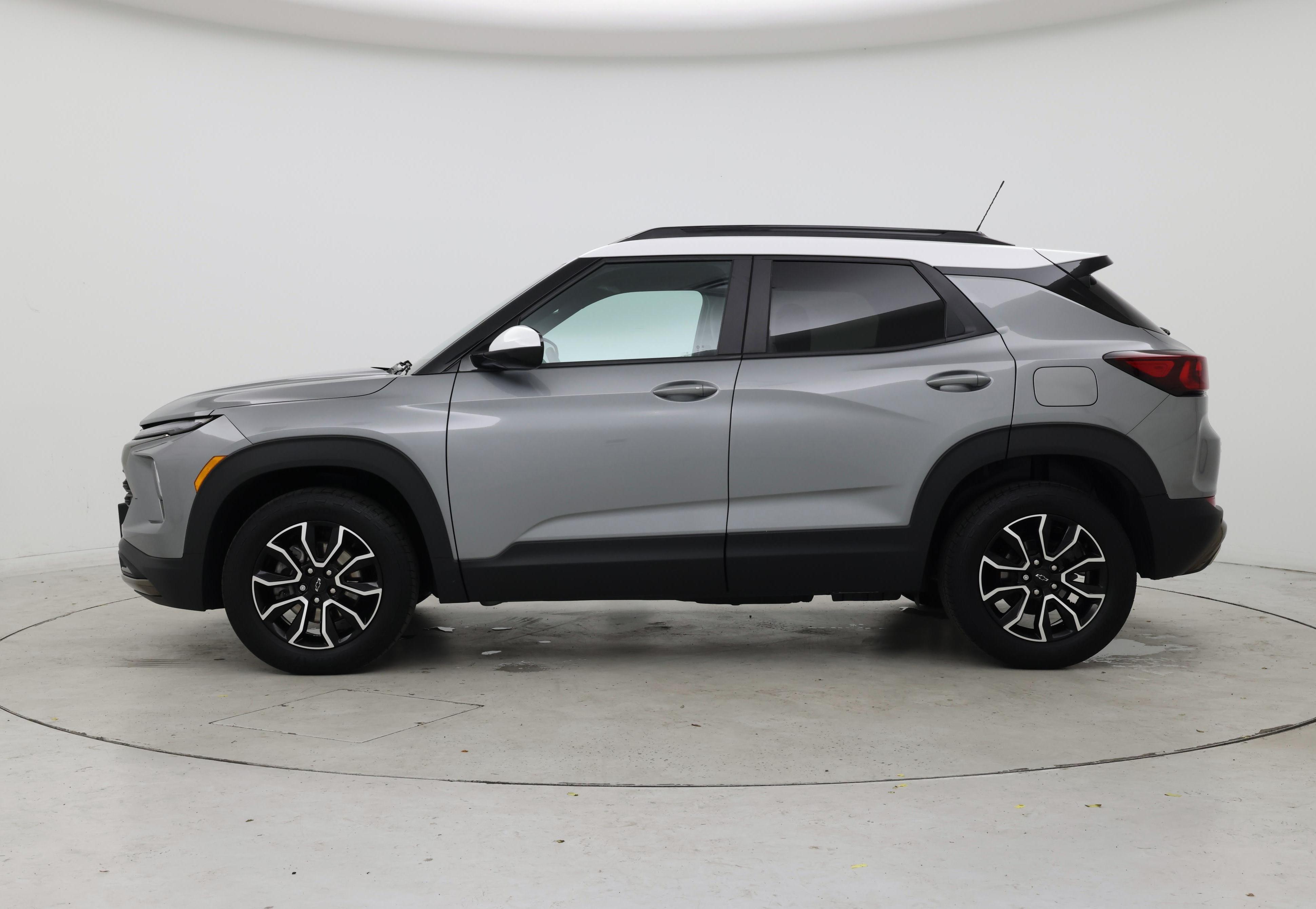 Thumbnail: 2024 Chevrolet TrailBlazer - 3