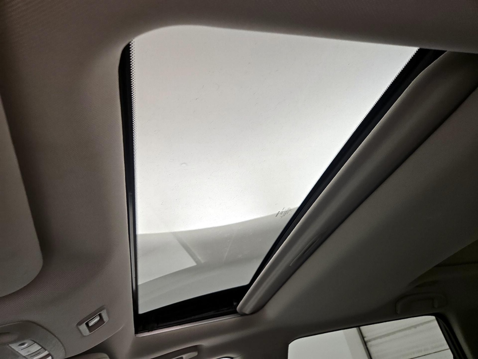 Sunroof(s) & Skylight(s)