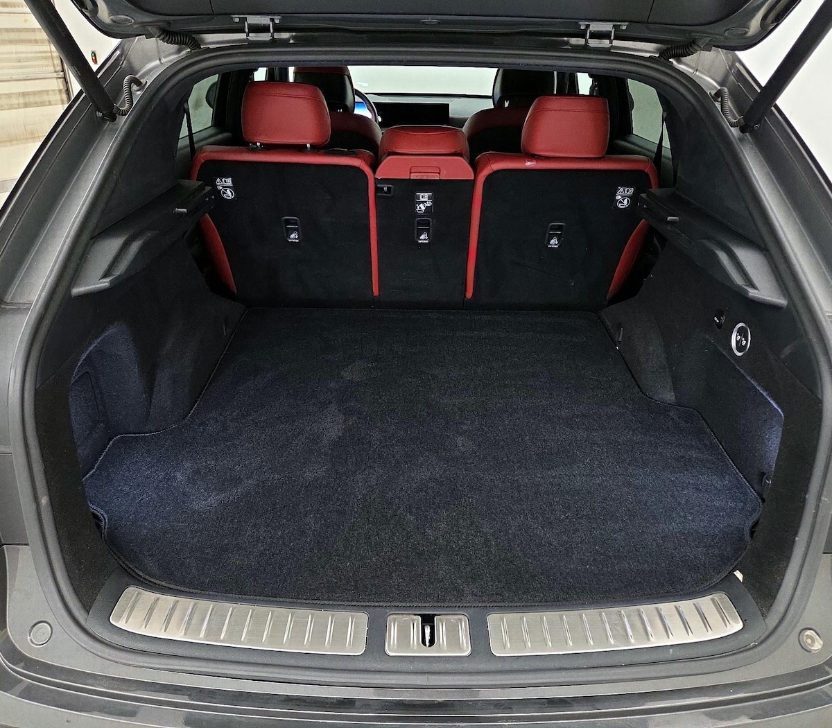 Trunk/Cargo (Seats Up)