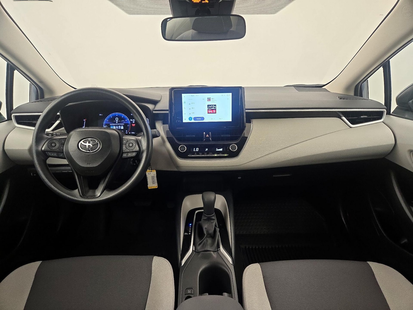 2026 Toyota Corolla LE - Photo 10