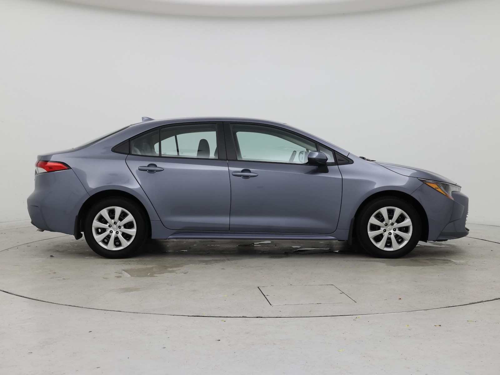 2026 Toyota Corolla LE - Photo 8