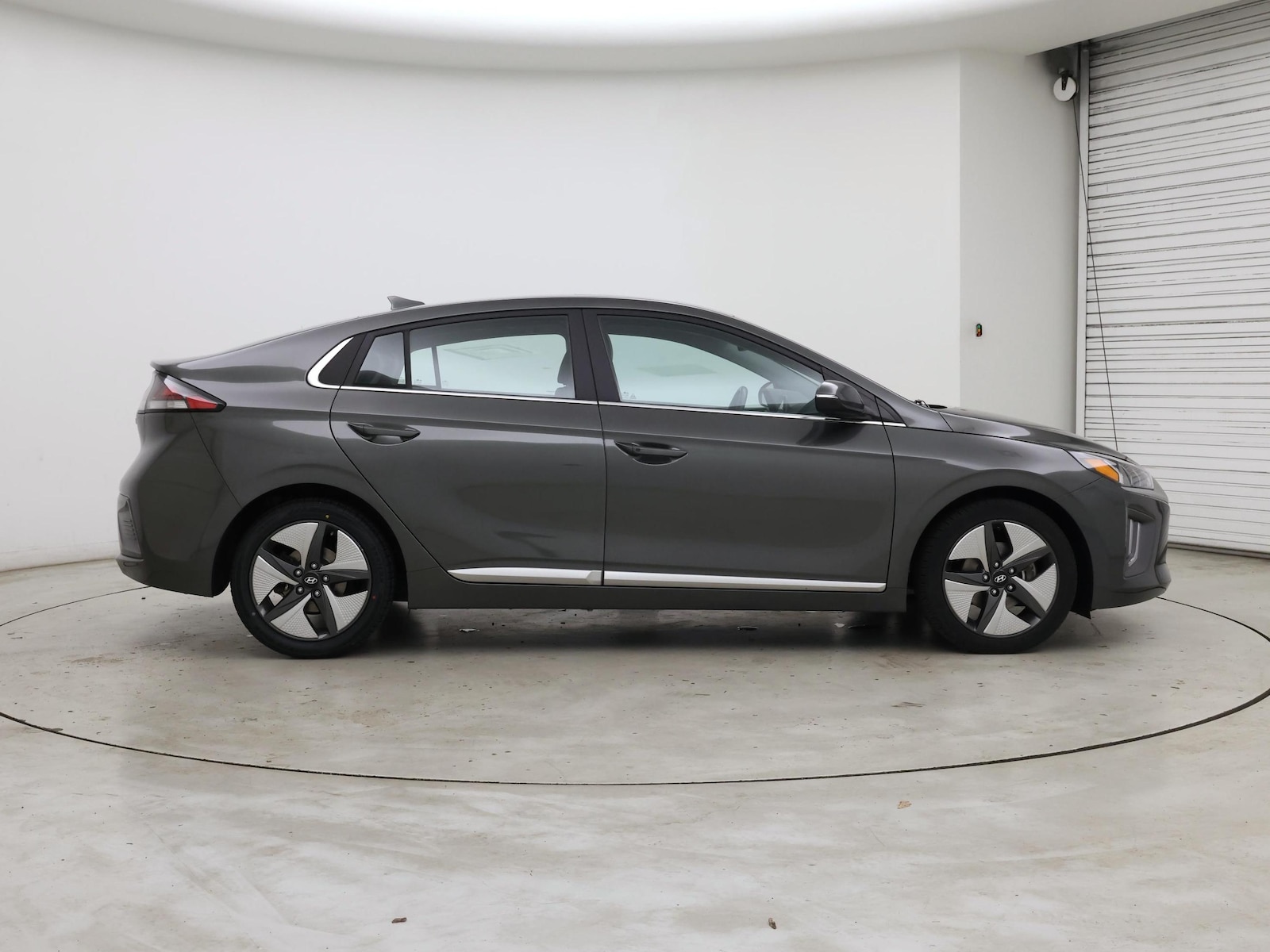 2022 Hyundai Ioniq SEL - Photo 8