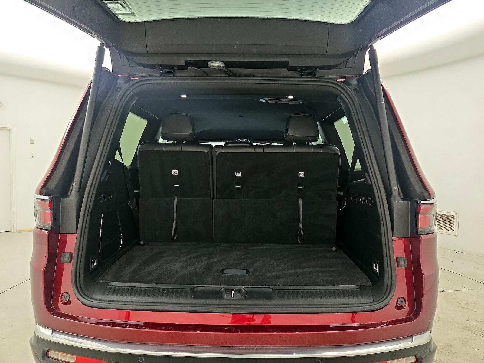 2022 Jeep Wagoneer Series II - Photo 23