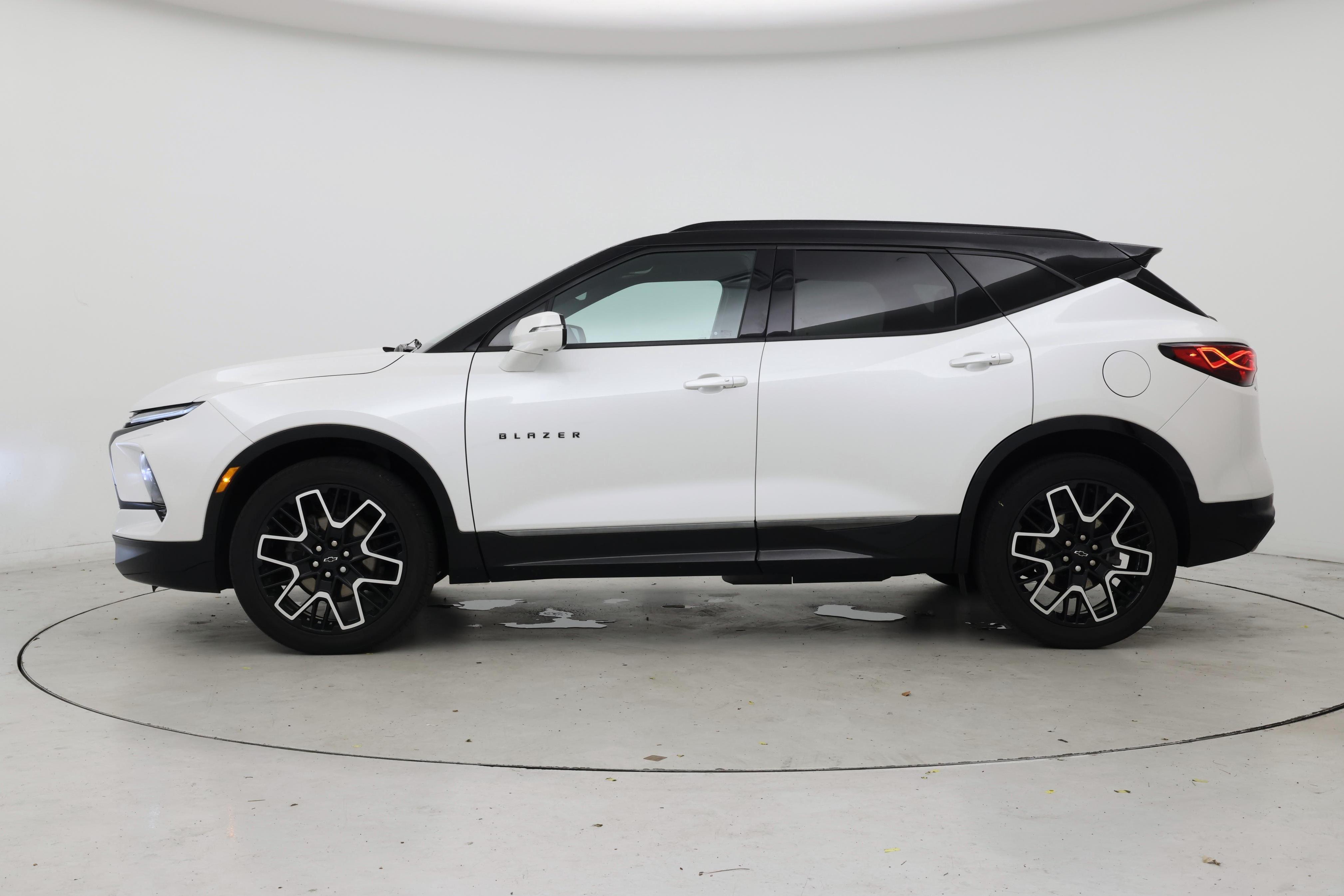 Thumbnail: 2023 Chevrolet Blazer - 3