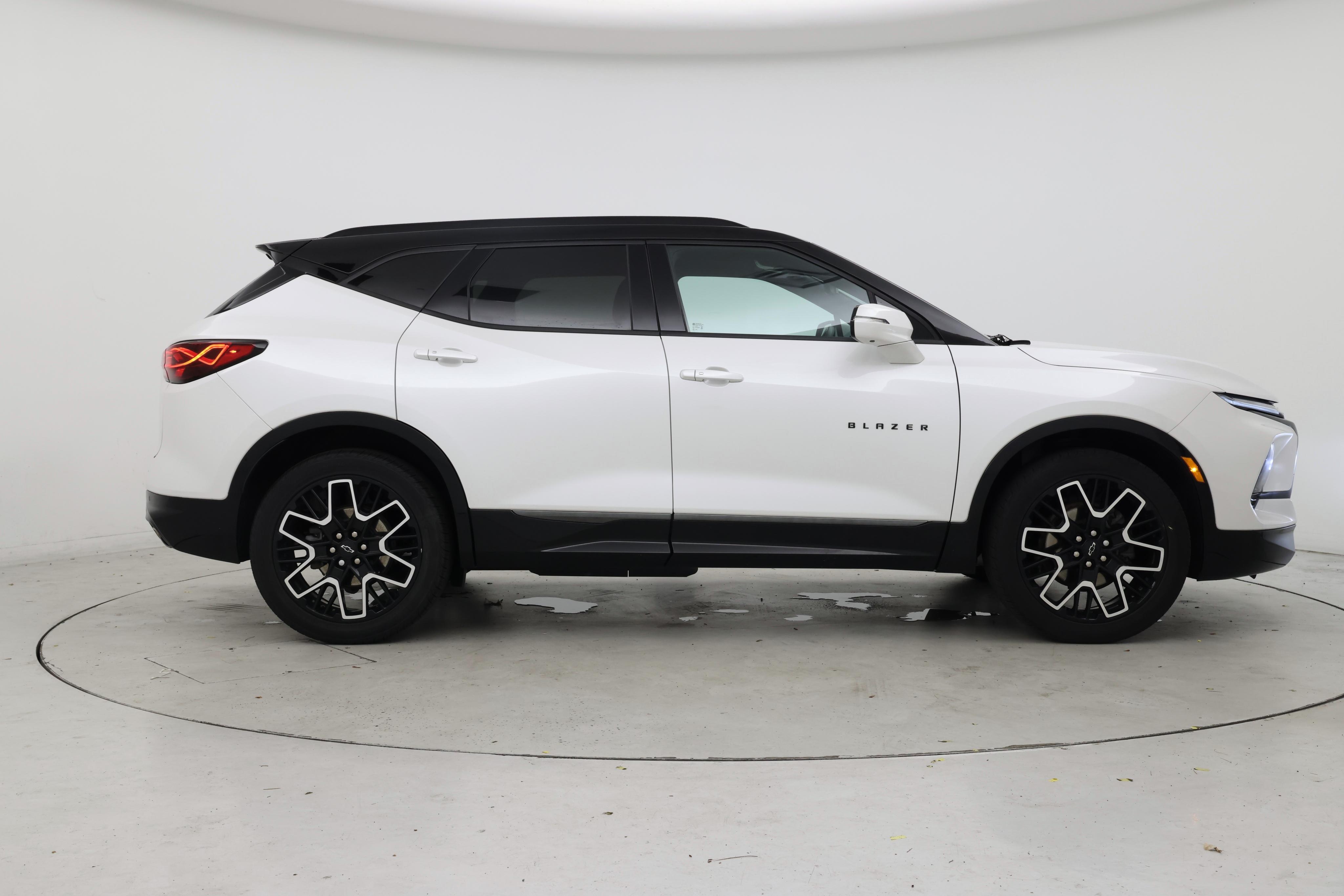Thumbnail: 2023 Chevrolet Blazer - 7