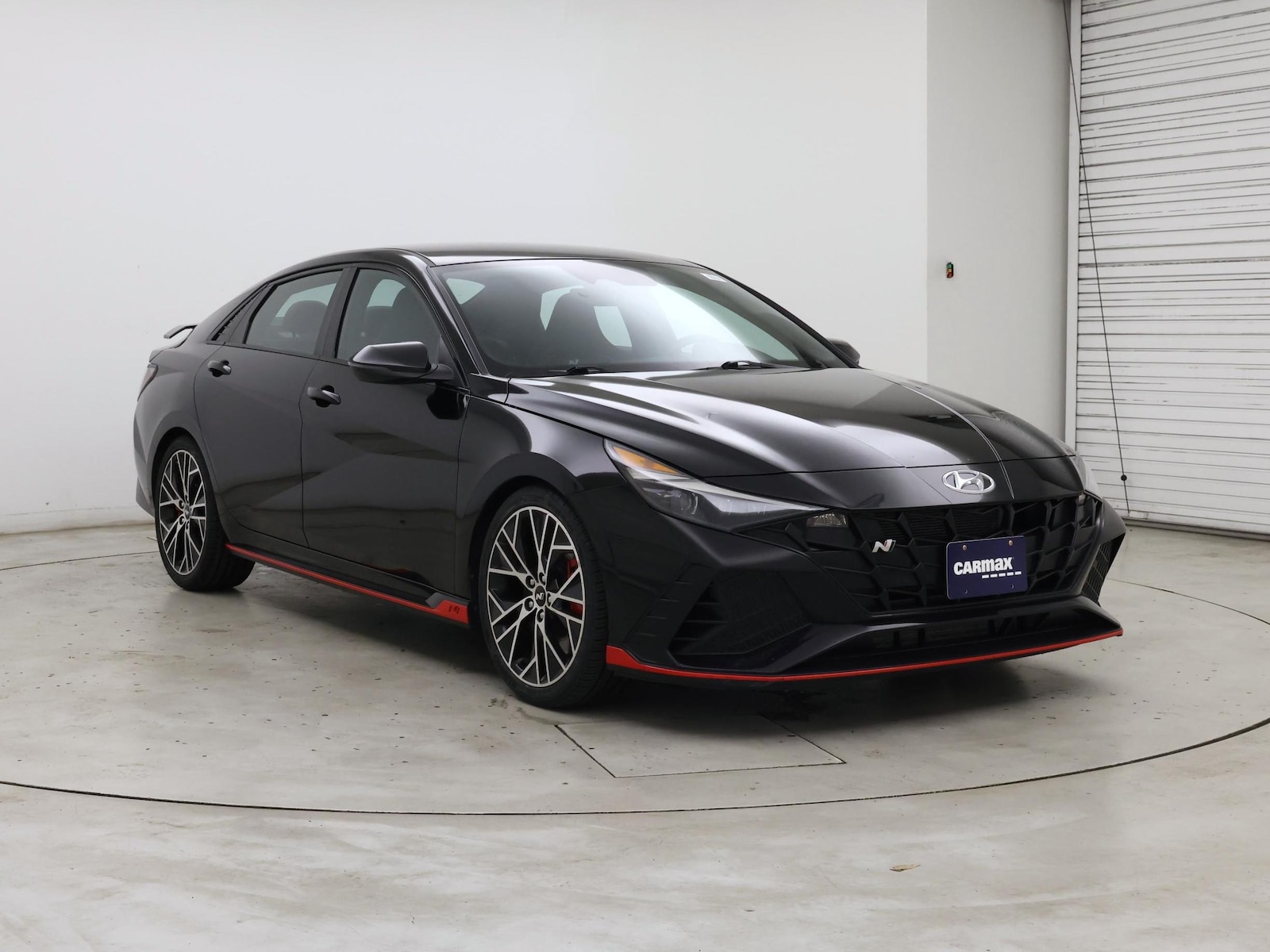 2023 Hyundai Elantra N - Photo 2