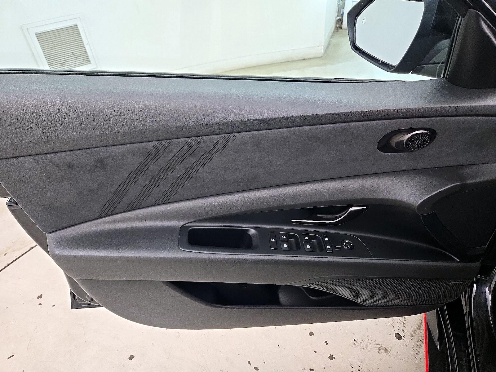 2023 Hyundai Elantra N - Photo 13