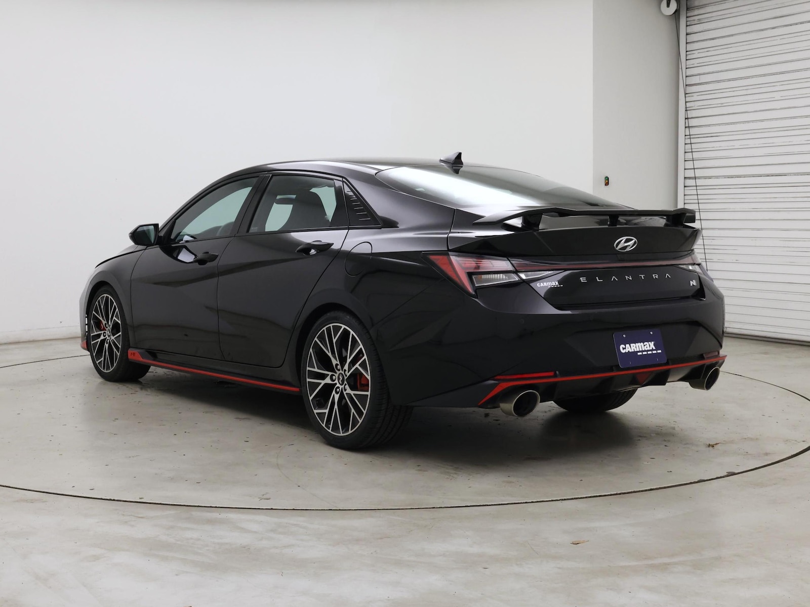 2023 Hyundai Elantra N - Photo 3