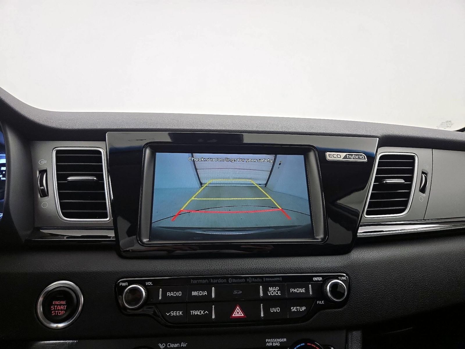 2017 Kia Niro Touring - Photo 16