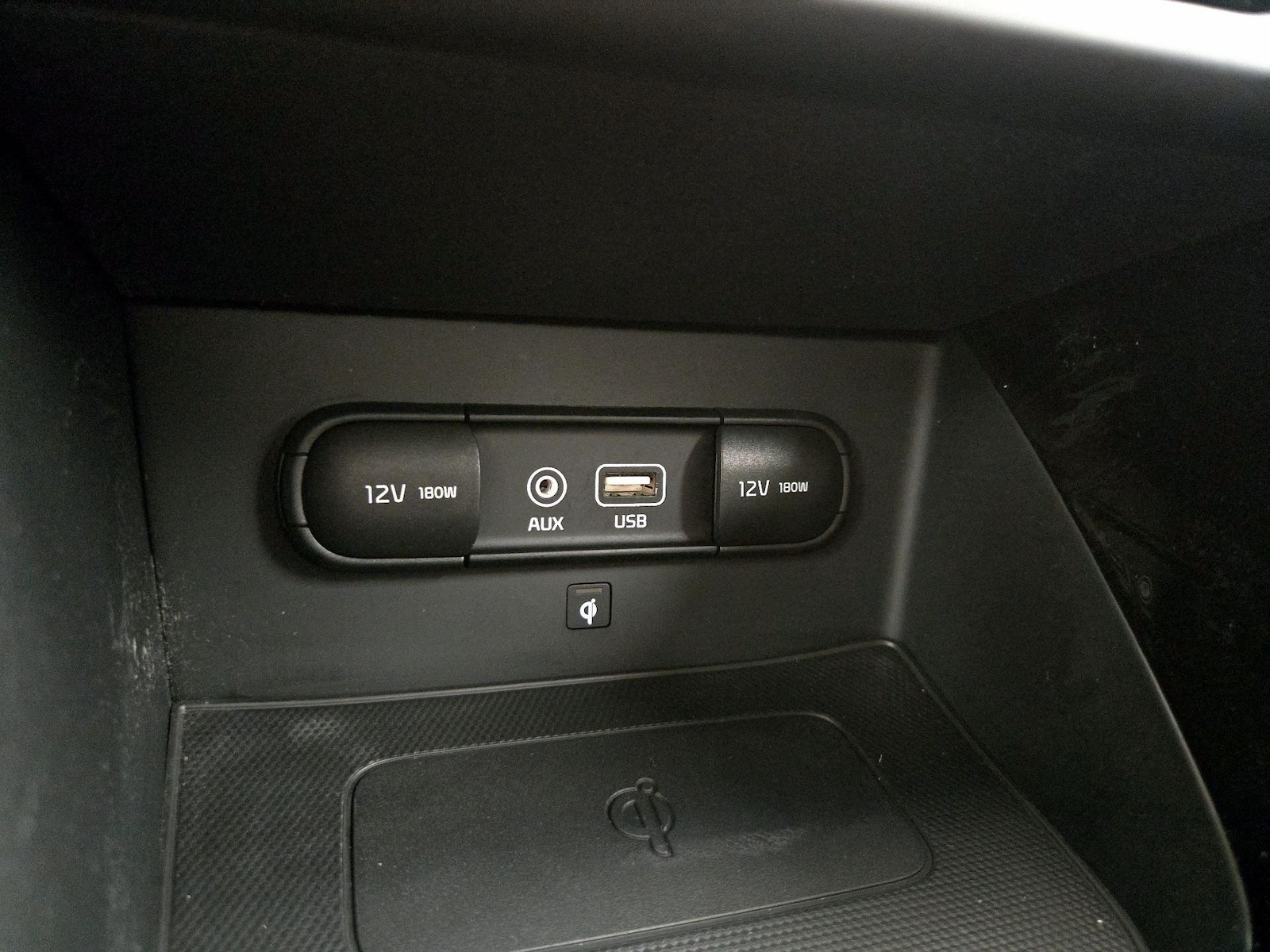 2017 Kia Niro Touring - Photo 20