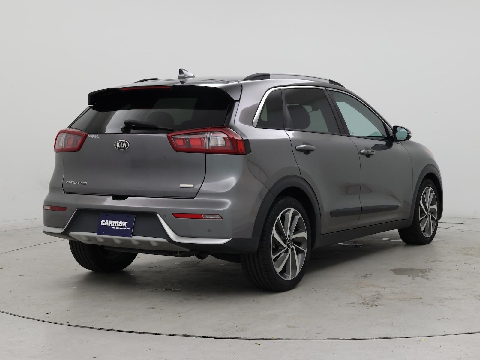 2017 Kia Niro Touring - Photo 9