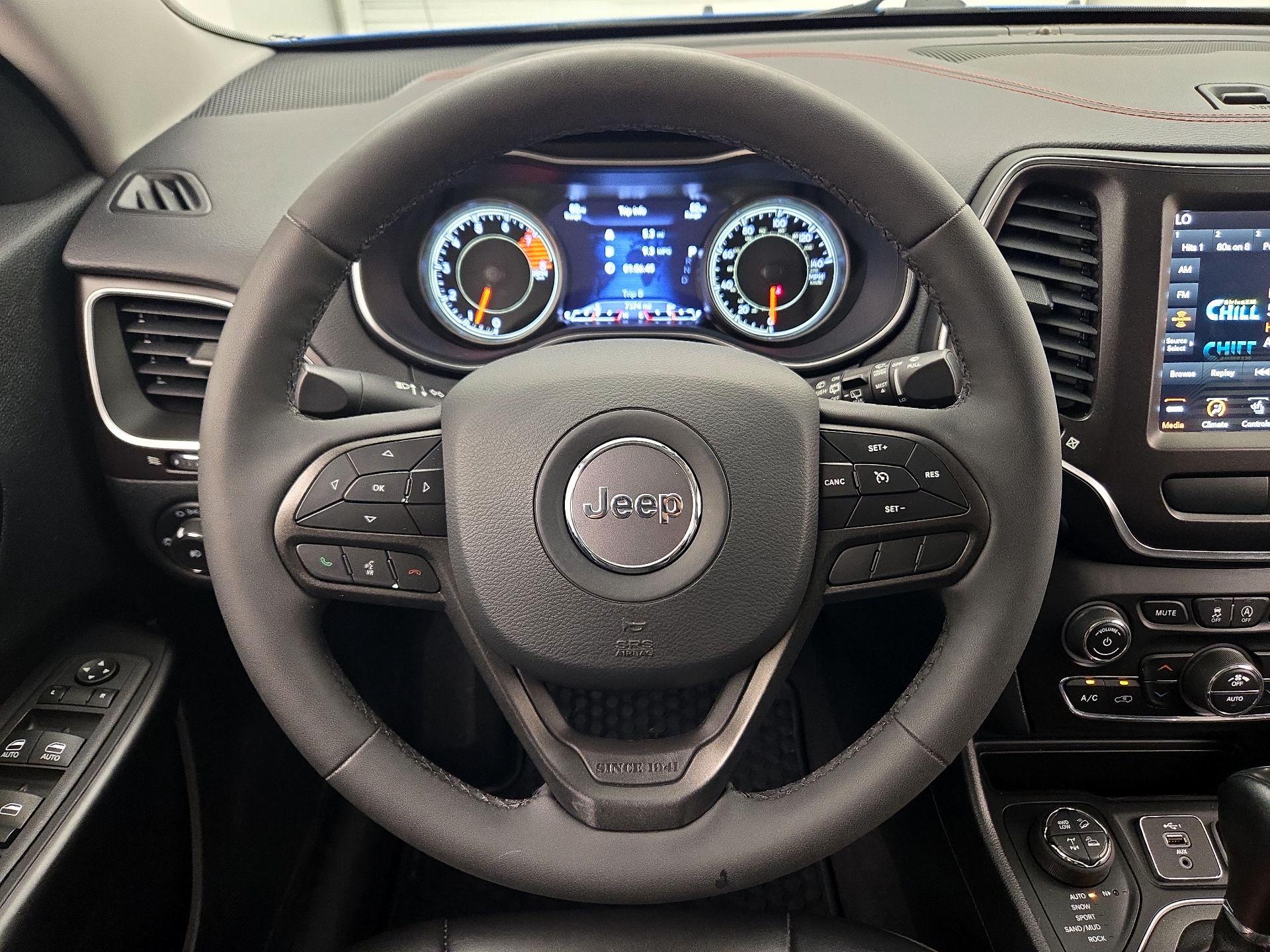 Thumbnail: 2022 Jeep Cherokee - 10
