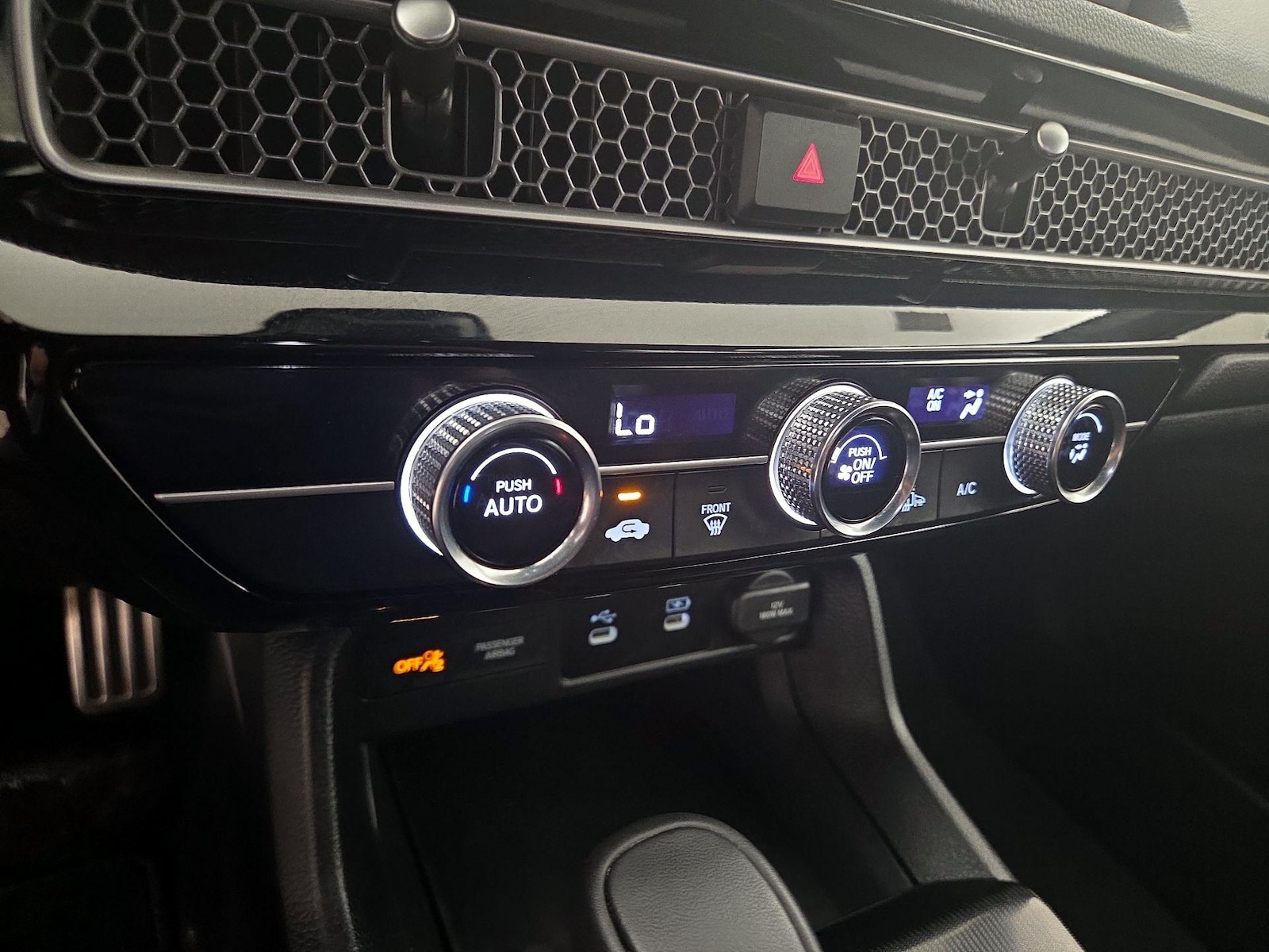2025 Honda Civic Sport - Photo 17