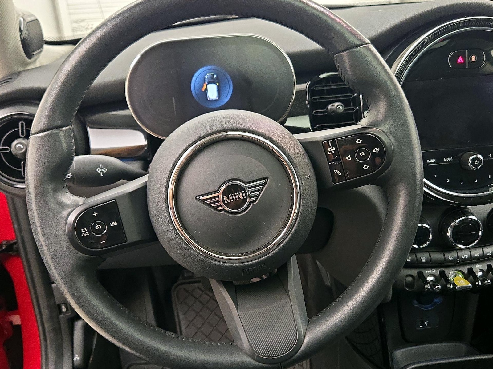 2024 MINI Hardtop 2 Door SE - Photo 11