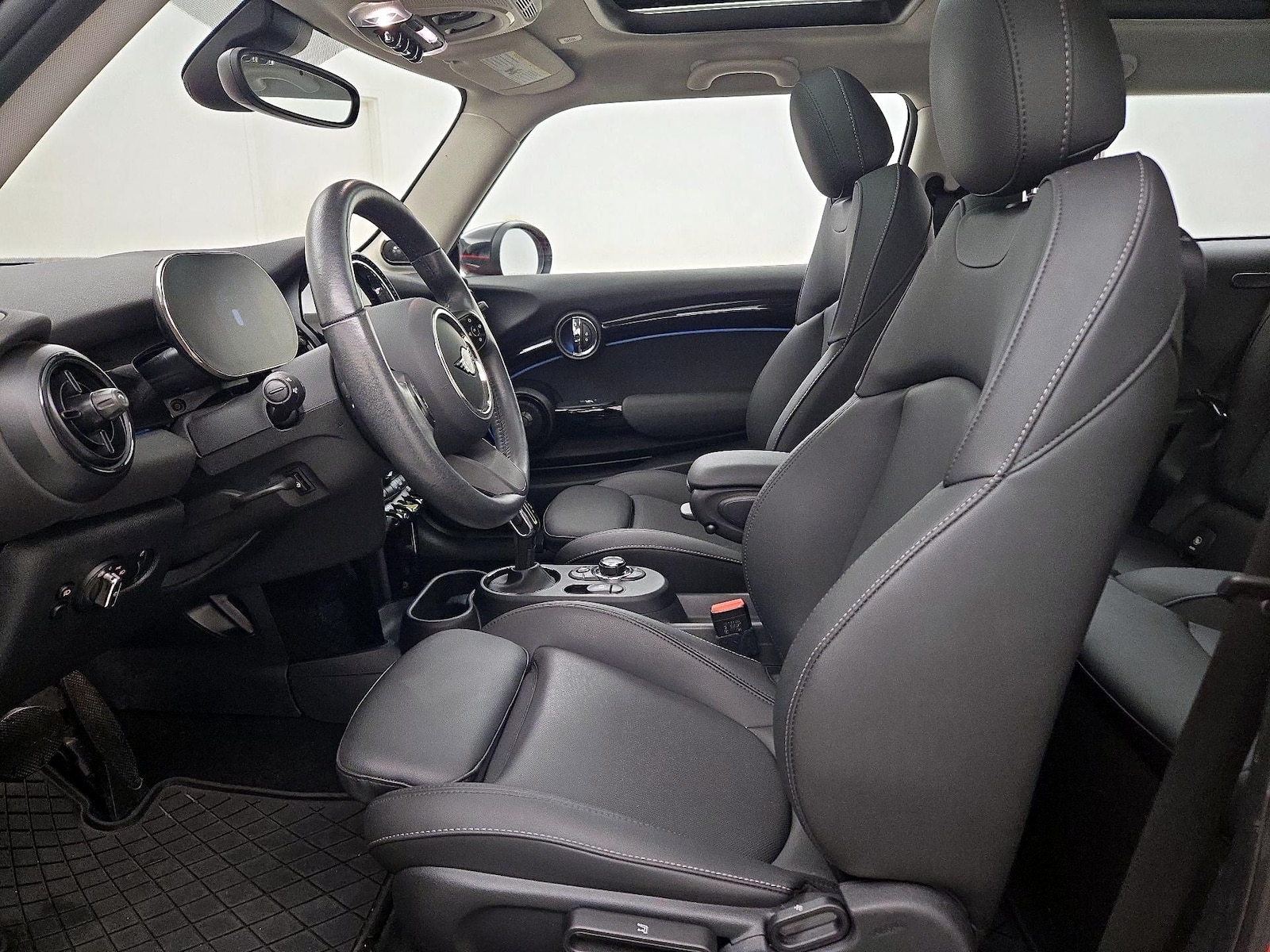 2024 MINI Hardtop 2 Door SE - Photo 12