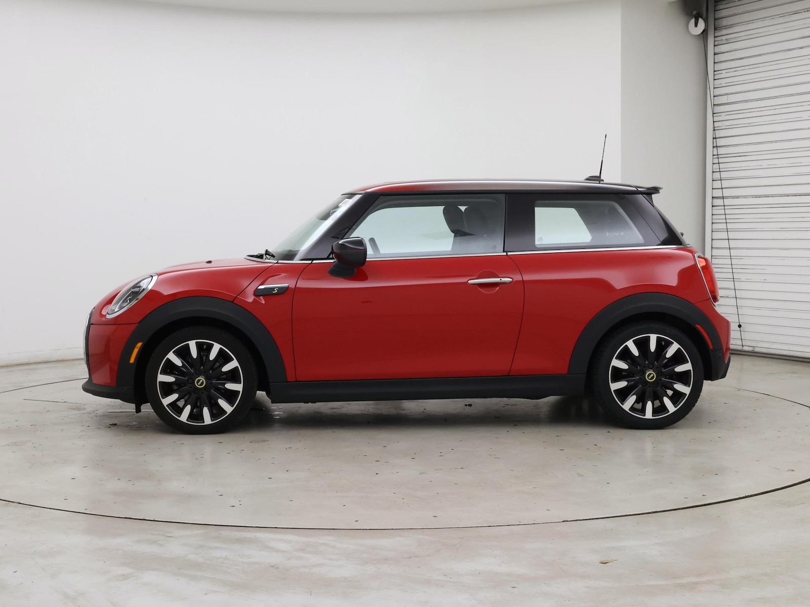 2024 MINI Hardtop 2 Door SE - Photo 4
