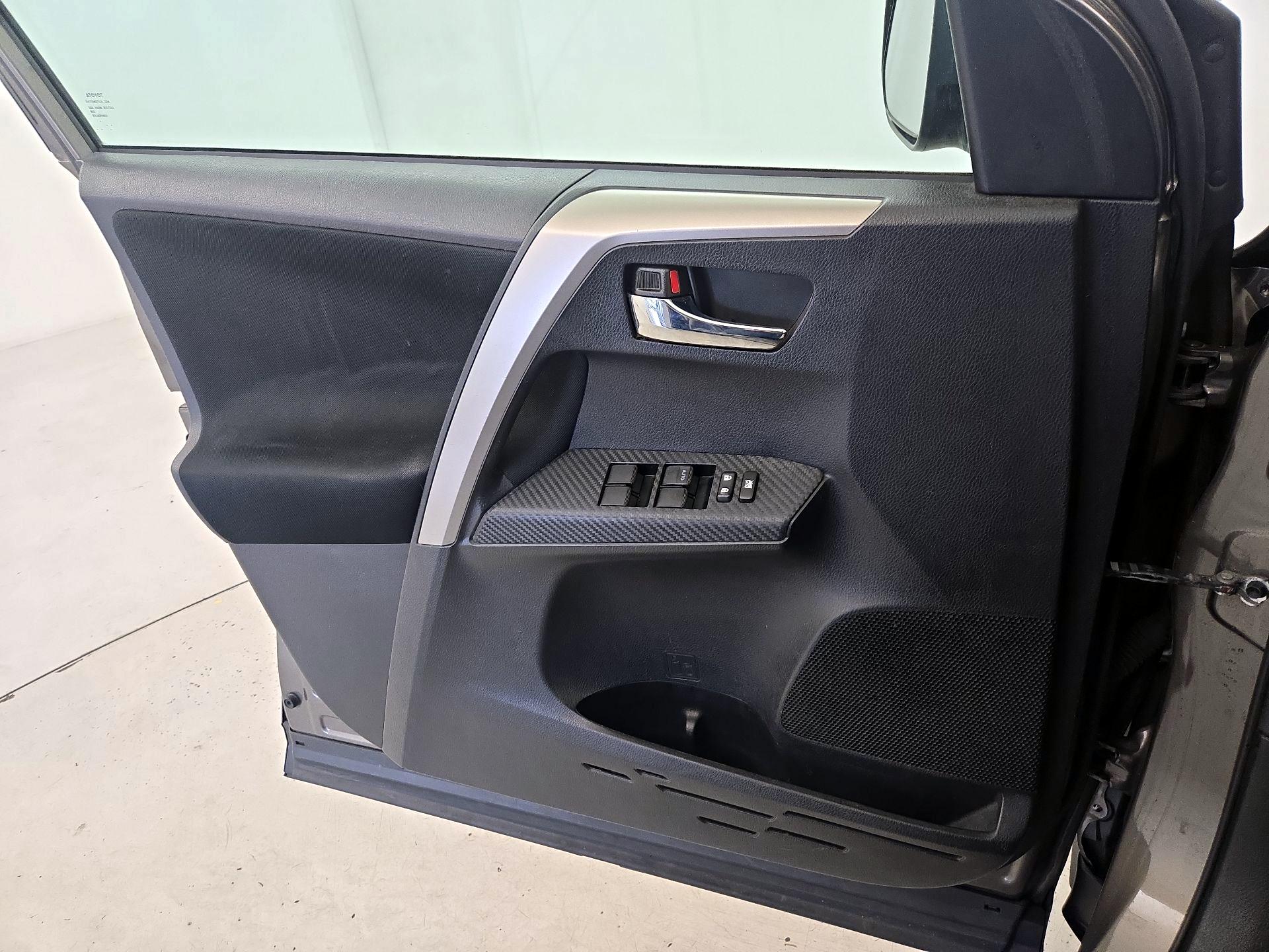 Thumbnail: 2014 Toyota RAV4 - 12