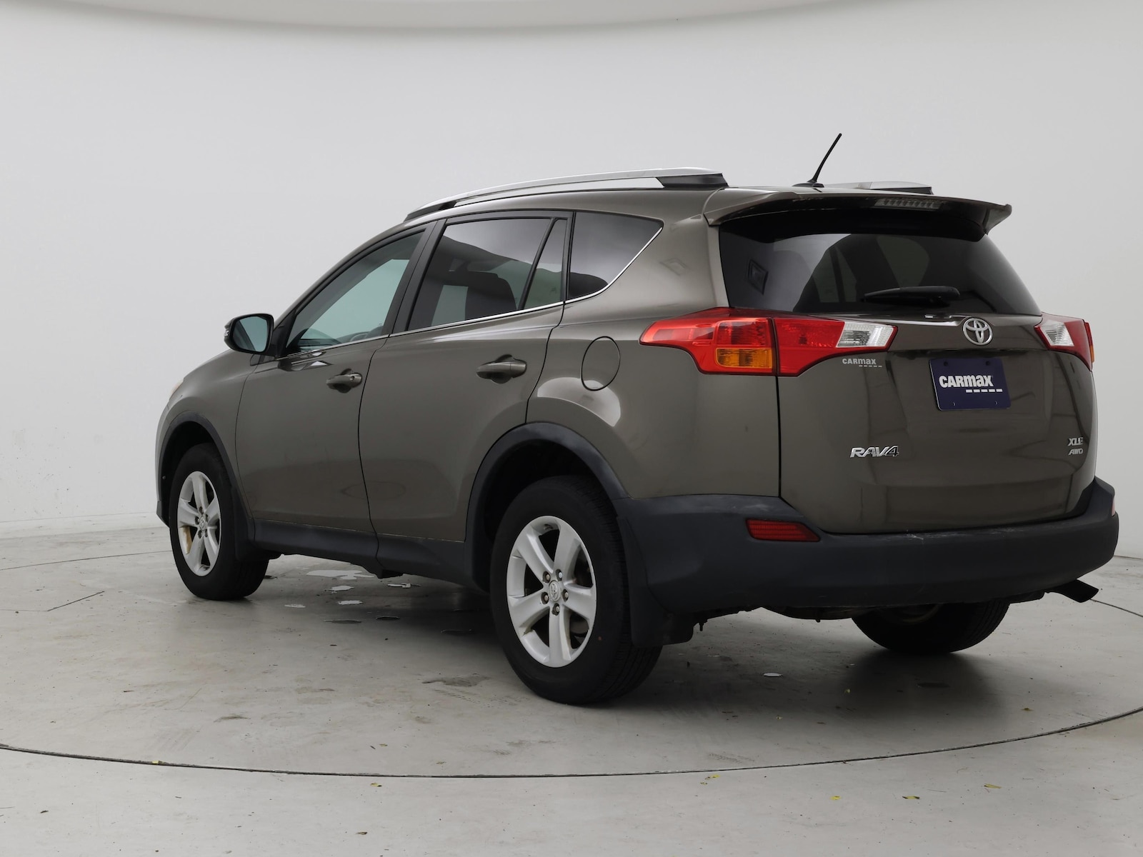 2014 Toyota RAV4 XLE - Photo 3